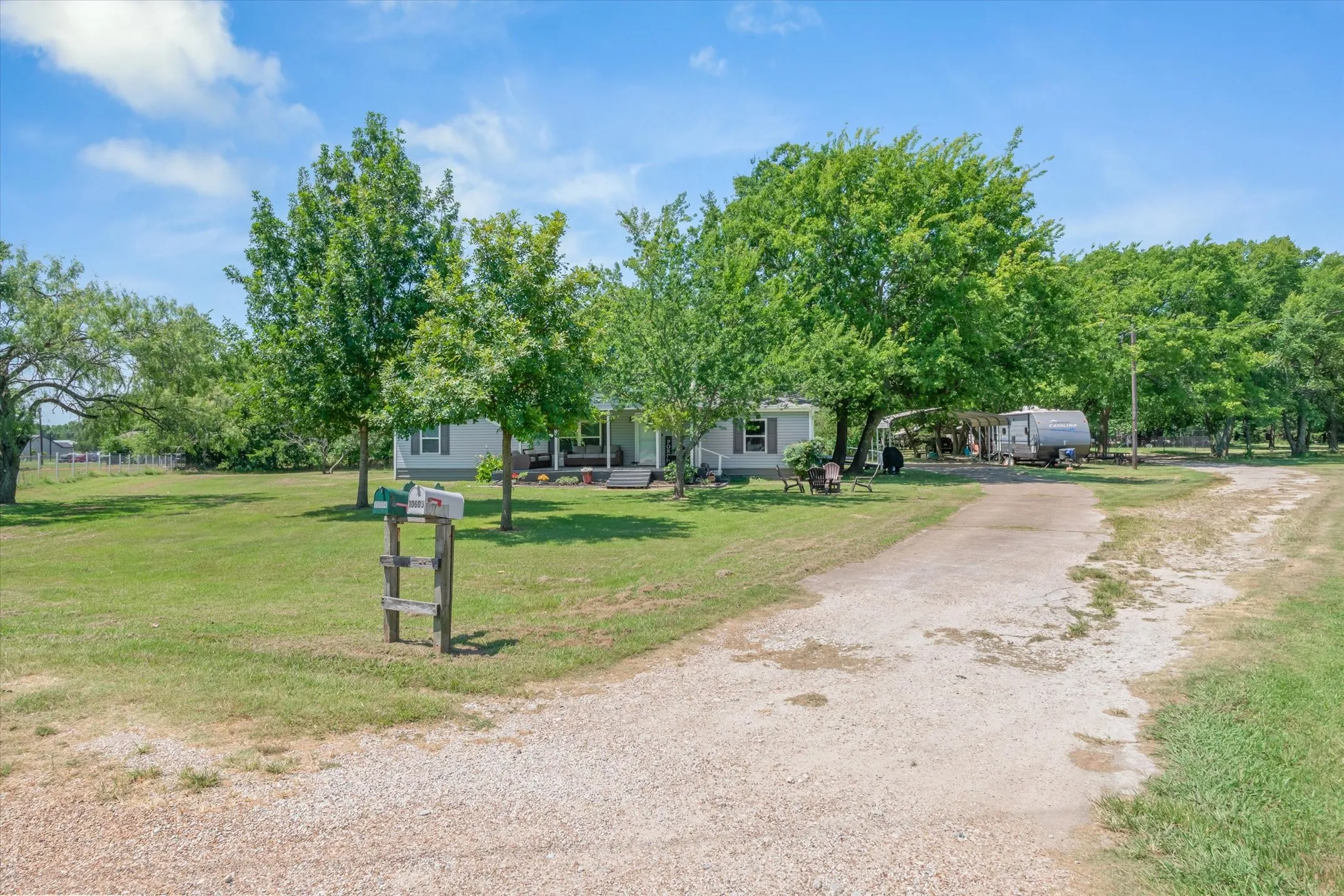 Single Family Residence For Sale in Kaufman County , 10604 CR 360, Terrell, Texas 75161, 4 Bedrooms, 2 Bathrooms, Garage spaces, 2,128 Sqft, built in 1990, Price $499,900, mls#21324849, Real Estate Agent in Terrell, Homes For Sale in Kaufman county, Homes For Sale in Terrell, Realtor in Terrell Texas, Real Estate Brokerage Independent Realty Texas, Luminita Cordes Realtor