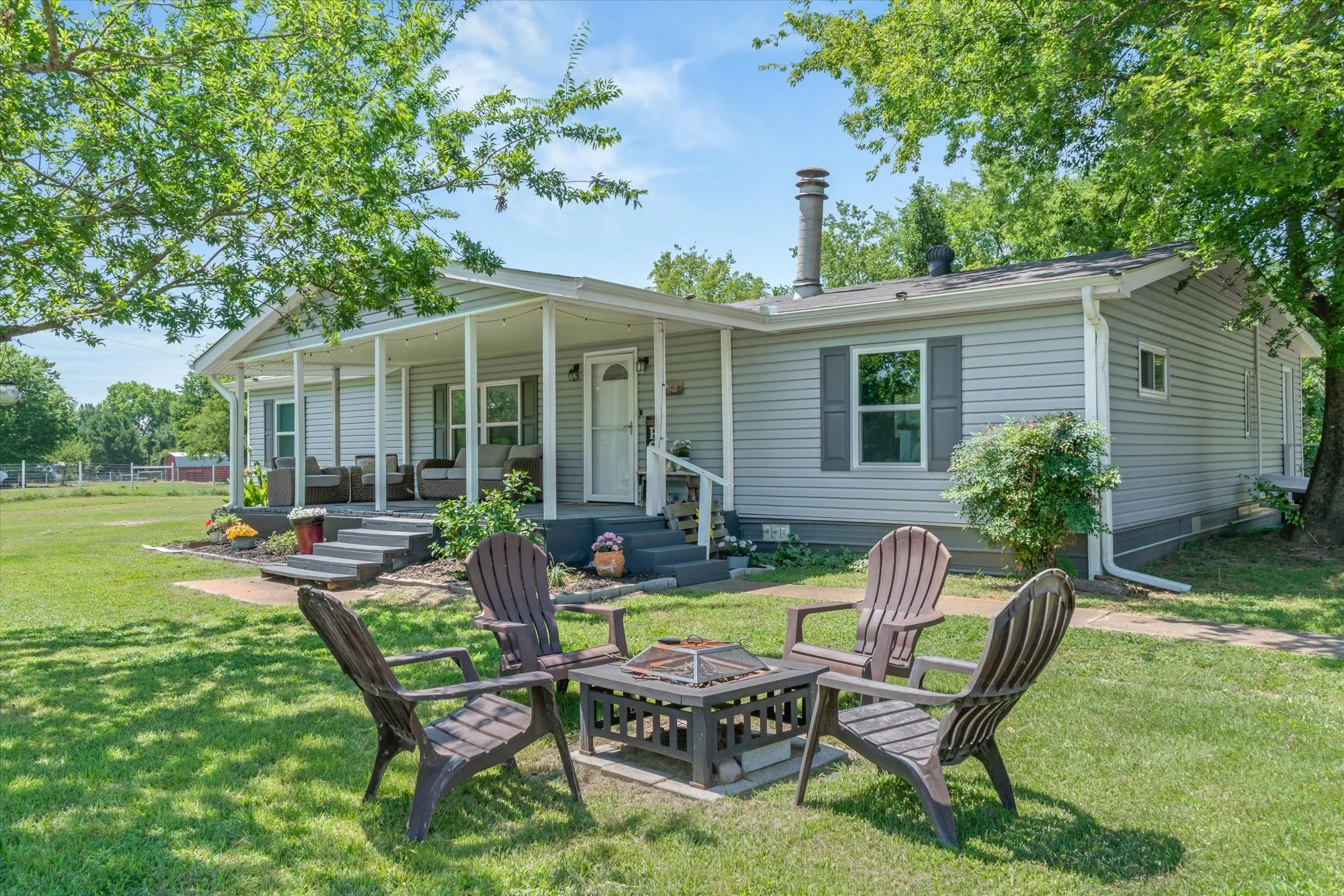 Single Family Residence For Sale in Kaufman County , 10604 CR 360, Terrell, Texas 75161, 4 Bedrooms, 2 Bathrooms, Garage spaces, 2,128 Sqft, built in 1990, Price $499,900, mls#21324849, Real Estate Agent in Terrell, Homes For Sale in Kaufman county, Homes For Sale in Terrell, Realtor in Terrell Texas, Real Estate Brokerage Independent Realty Texas, Luminita Cordes Realtor