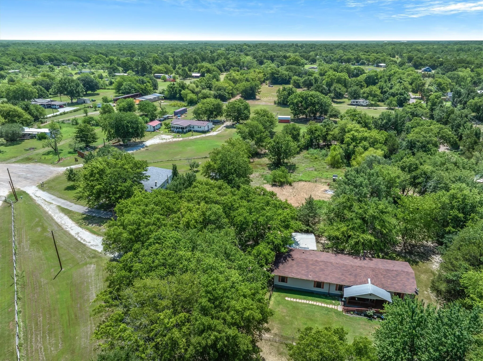 Single Family Residence For Sale in Kaufman County , 10604 CR 360, Terrell, Texas 75161, 4 Bedrooms, 2 Bathrooms, Garage spaces, 2,128 Sqft, built in 1990, Price $499,900, mls#21324849, Real Estate Agent in Terrell, Homes For Sale in Kaufman county, Homes For Sale in Terrell, Realtor in Terrell Texas, Real Estate Brokerage Independent Realty Texas, Luminita Cordes Realtor