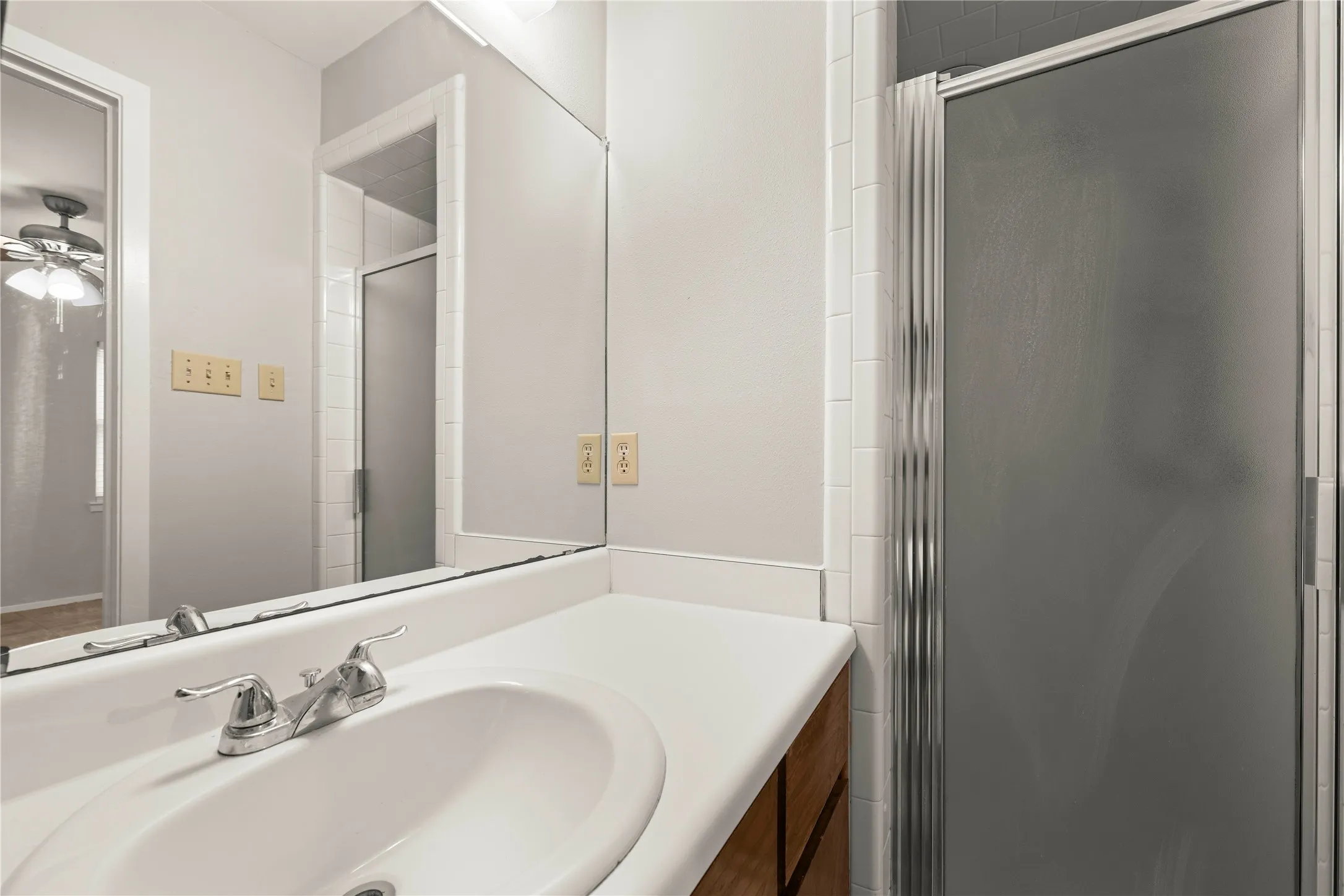 Condominium For Sale in Mc Lennan County , 1214 Baylor Avenue 111, Waco, Texas 76706, 2 Bedroom, 2 Bathroom, Garage spaces, 832 Sqft, built in 1983, mls#21323508, Real Estate Agent in Waco, Homes For Sale in Mc Lennan county, Homes For Sale in Waco, Realtor in Waco Texas, Real Estate Brokerage Independent Realty Texas, Luminita Cordes Realtor
