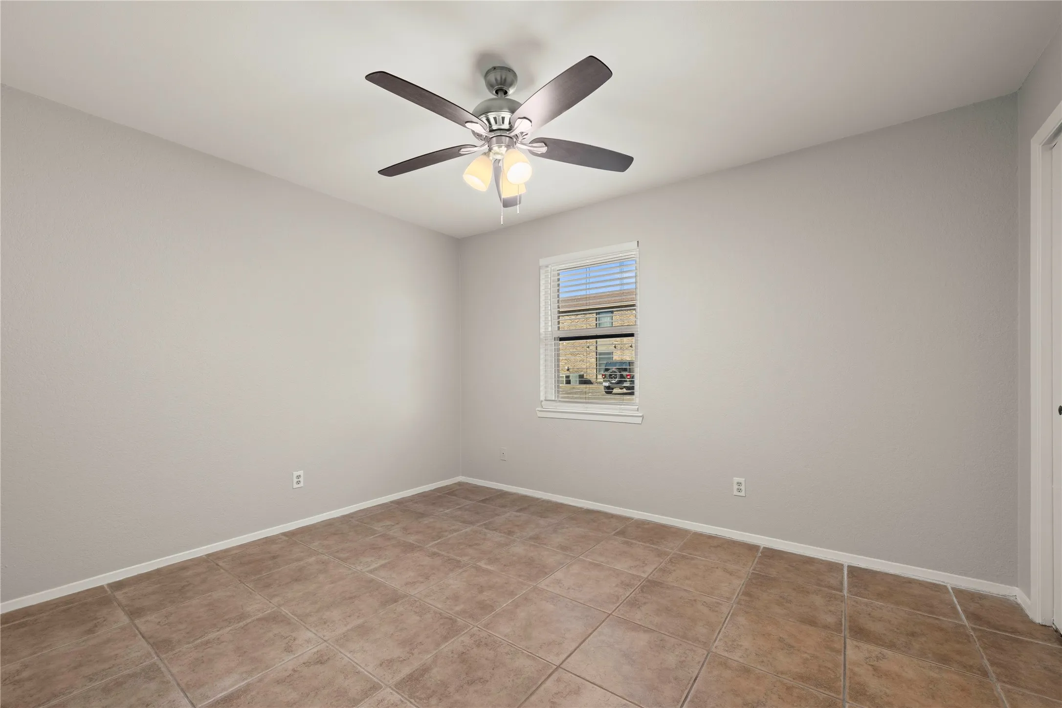Condominium For Sale in Mc Lennan County , 1214 Baylor Avenue 111, Waco, Texas 76706, 2 Bedroom, 2 Bathroom, Garage spaces, 832 Sqft, built in 1983, mls#21323508, Real Estate Agent in Waco, Homes For Sale in Mc Lennan county, Homes For Sale in Waco, Realtor in Waco Texas, Real Estate Brokerage Independent Realty Texas, Luminita Cordes Realtor