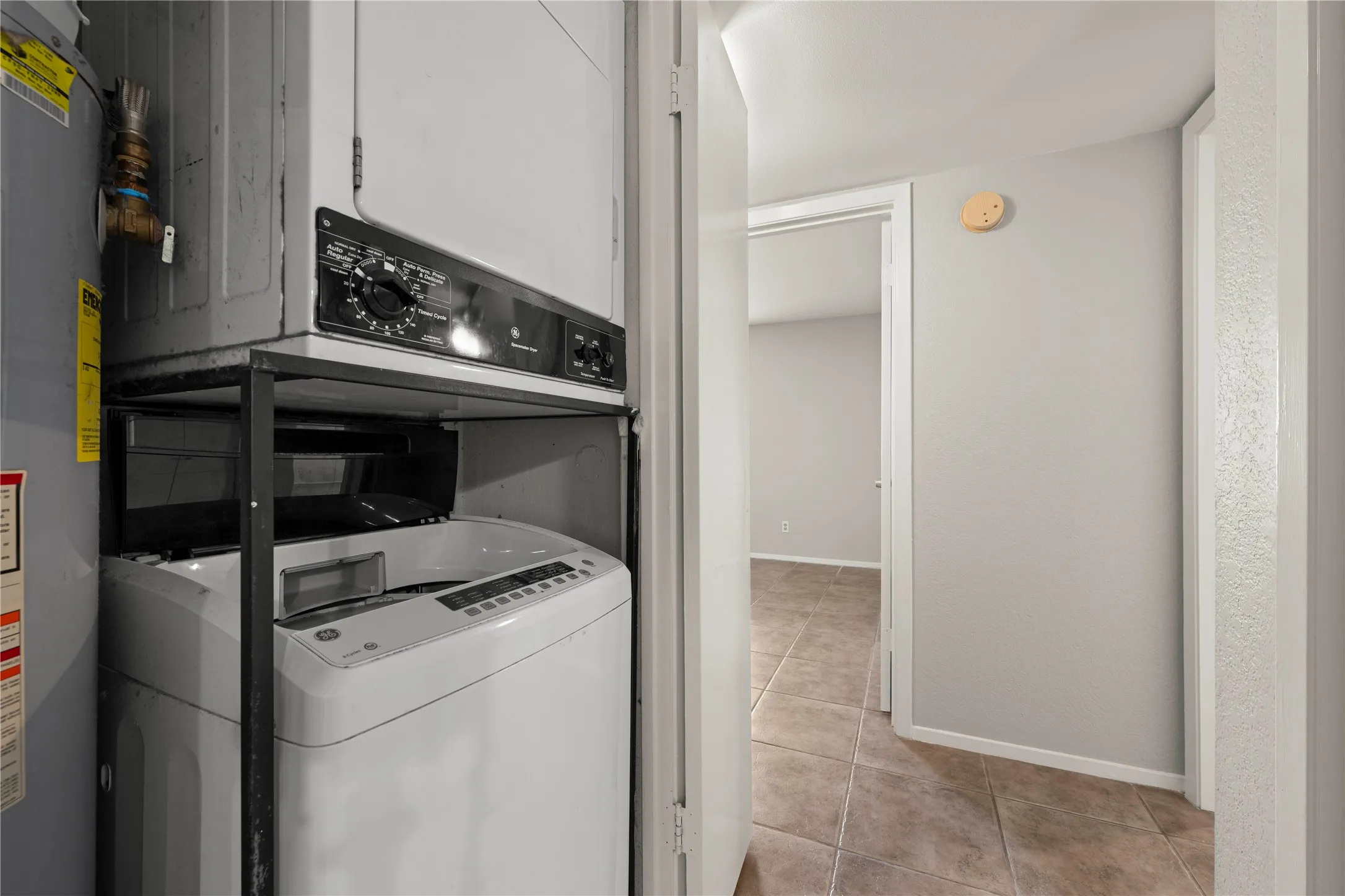 Condominium For Sale in Mc Lennan County , 1214 Baylor Avenue 111, Waco, Texas 76706, 2 Bedroom, 2 Bathroom, Garage spaces, 832 Sqft, built in 1983, mls#21323508, Real Estate Agent in Waco, Homes For Sale in Mc Lennan county, Homes For Sale in Waco, Realtor in Waco Texas, Real Estate Brokerage Independent Realty Texas, Luminita Cordes Realtor