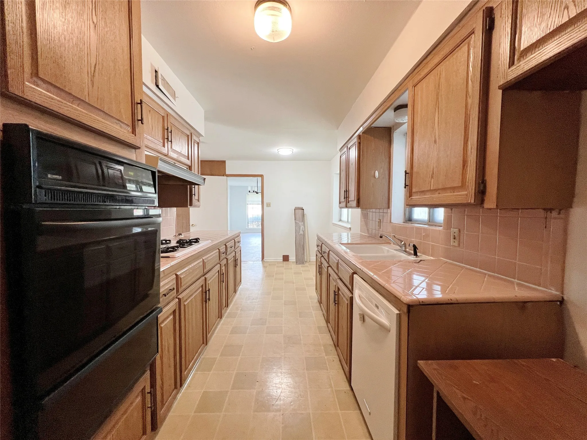 Single Family Residence For Rent in Dallas County , 3641 Townsend Drive, Dallas, Texas 75229, 3 Bedroom, 2 Bathroom, 2 Garage spaces, 1,671 Sqft, built in 1961, mls#21325280, Real Estate Agent in Dallas, Homes For Rent in Dallas county, Homes For Rent in Dallas, Realtor in Dallas Texas, Real Estate Brokerage Independent Realty Texas, Luminita Cordes Realtor
