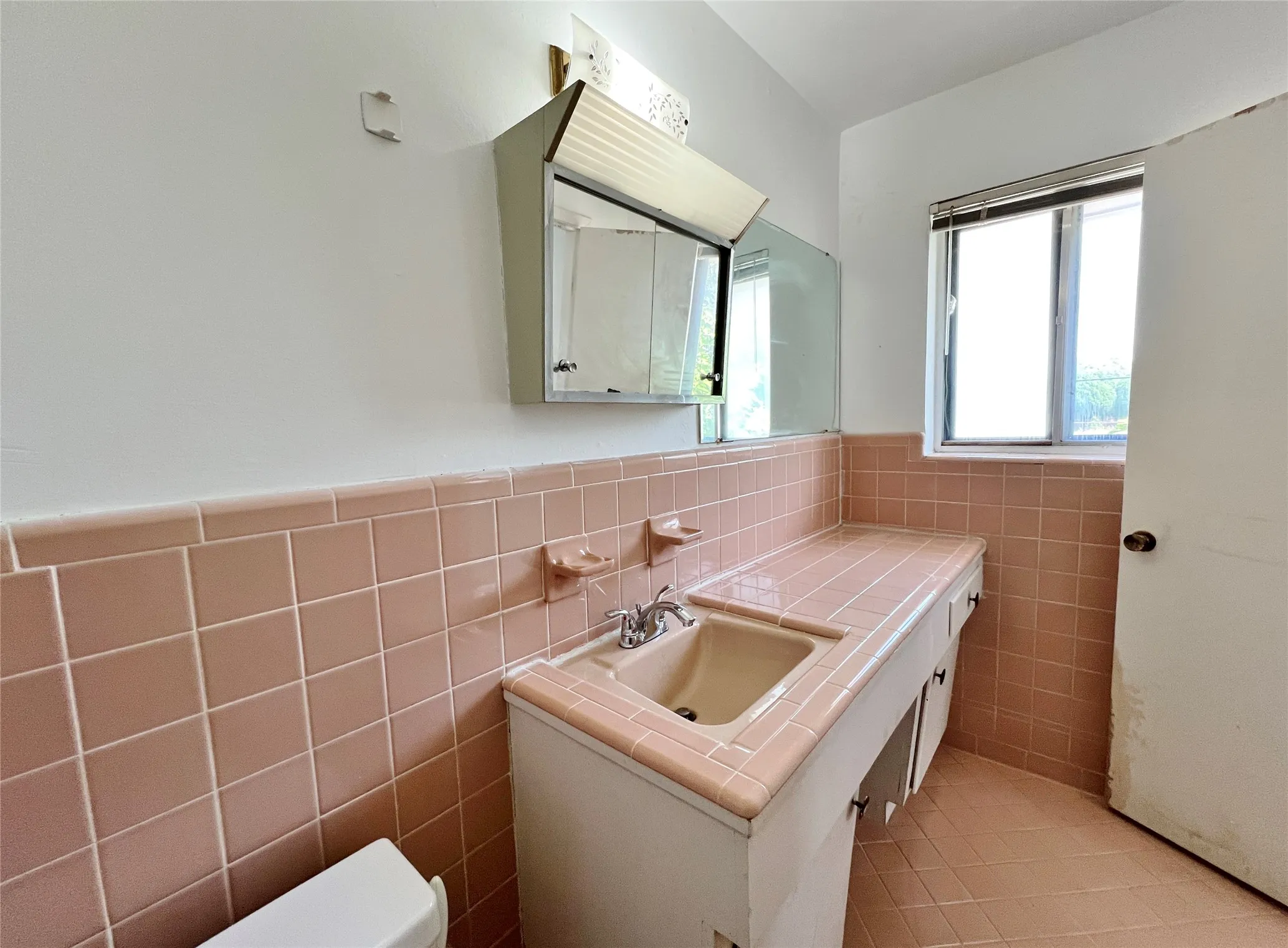 Single Family Residence For Rent in Dallas County , 3641 Townsend Drive, Dallas, Texas 75229, 3 Bedroom, 2 Bathroom, 2 Garage spaces, 1,671 Sqft, built in 1961, mls#21325280, Real Estate Agent in Dallas, Homes For Rent in Dallas county, Homes For Rent in Dallas, Realtor in Dallas Texas, Real Estate Brokerage Independent Realty Texas, Luminita Cordes Realtor