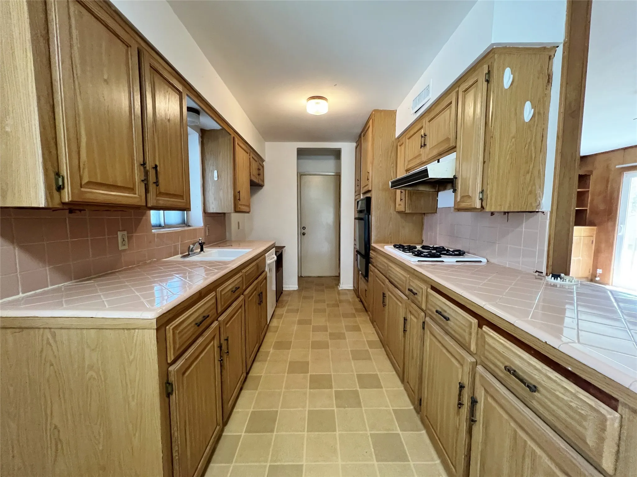 Single Family Residence For Rent in Dallas County , 3641 Townsend Drive, Dallas, Texas 75229, 3 Bedroom, 2 Bathroom, 2 Garage spaces, 1,671 Sqft, built in 1961, mls#21325280, Real Estate Agent in Dallas, Homes For Rent in Dallas county, Homes For Rent in Dallas, Realtor in Dallas Texas, Real Estate Brokerage Independent Realty Texas, Luminita Cordes Realtor