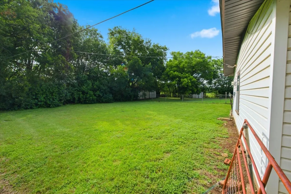 Single Family Residence For Sale in Mc Lennan County , 156 Bowie, Mc Gregor, Texas 76657, 3 Bedrooms, 2 Bathrooms, Garage spaces, 1,738 Sqft, built in 1957, Price $170,000, mls#21325045, Real Estate Agent in Mc Gregor, Homes For Sale in Mc Lennan county, Homes For Sale in Mc Gregor, Realtor in Mc Gregor Texas, Real Estate Brokerage Independent Realty Texas, Luminita Cordes Realtor