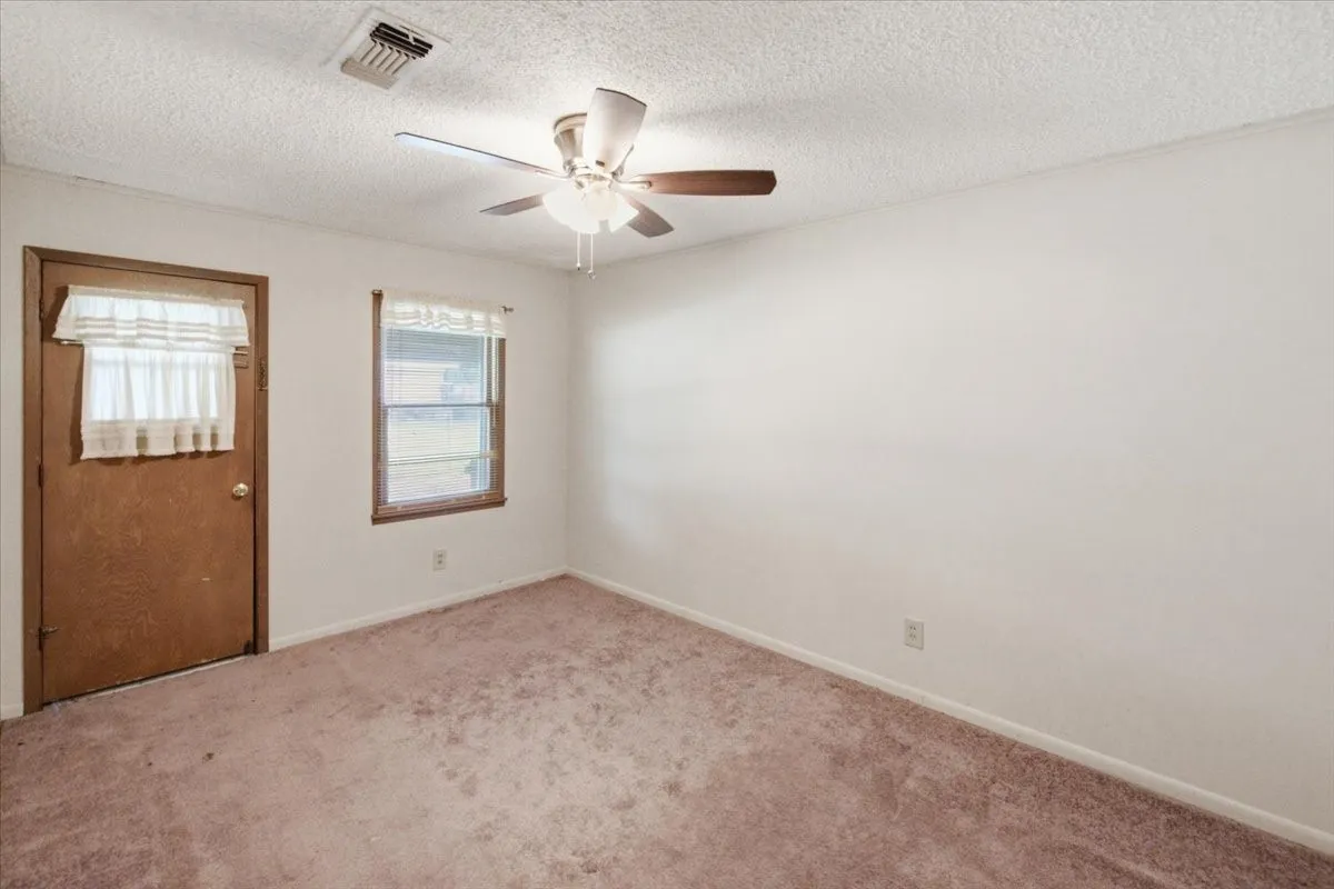 Single Family Residence For Sale in Mc Lennan County , 156 Bowie, Mc Gregor, Texas 76657, 3 Bedrooms, 2 Bathrooms, Garage spaces, 1,738 Sqft, built in 1957, Price $170,000, mls#21325045, Real Estate Agent in Mc Gregor, Homes For Sale in Mc Lennan county, Homes For Sale in Mc Gregor, Realtor in Mc Gregor Texas, Real Estate Brokerage Independent Realty Texas, Luminita Cordes Realtor