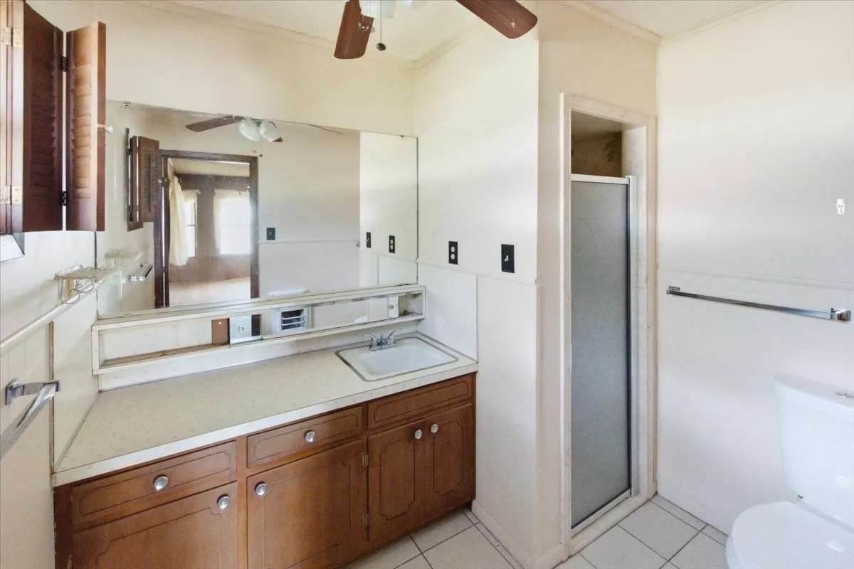 Single Family Residence For Sale in Mc Lennan County , 156 Bowie, Mc Gregor, Texas 76657, 3 Bedrooms, 2 Bathrooms, Garage spaces, 1,738 Sqft, built in 1957, Price $170,000, mls#21325045, Real Estate Agent in Mc Gregor, Homes For Sale in Mc Lennan county, Homes For Sale in Mc Gregor, Realtor in Mc Gregor Texas, Real Estate Brokerage Independent Realty Texas, Luminita Cordes Realtor