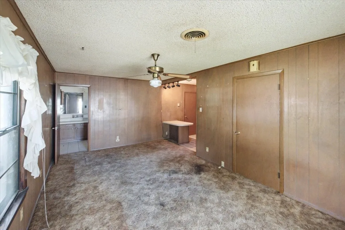 Single Family Residence For Sale in Mc Lennan County , 156 Bowie, Mc Gregor, Texas 76657, 3 Bedrooms, 2 Bathrooms, Garage spaces, 1,738 Sqft, built in 1957, Price $170,000, mls#21325045, Real Estate Agent in Mc Gregor, Homes For Sale in Mc Lennan county, Homes For Sale in Mc Gregor, Realtor in Mc Gregor Texas, Real Estate Brokerage Independent Realty Texas, Luminita Cordes Realtor