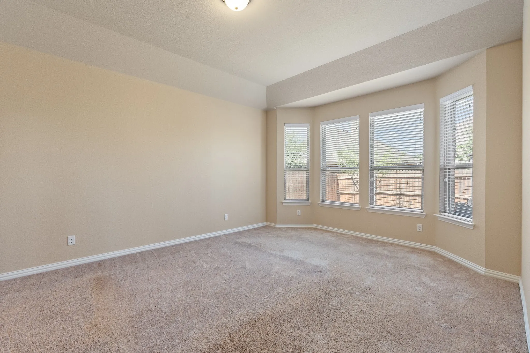 Single Family Residence For Sale in Tarrant County , 7257 Laguna Del Campo Trail, Fort Worth, Texas 76131, 4 Bedroom, 3 Bathroom, 2 Garage spaces, 3,016 Sqft, built in 2017, Price $474,900, mls#21325284, Real Estate Agent in Fort Worth, Homes For Sale in Tarrant county, Homes For Sale in Fort Worth, Realtor in Fort Worth Texas, Real Estate Brokerage Independent Realty Texas, Luminita Cordes Realtor