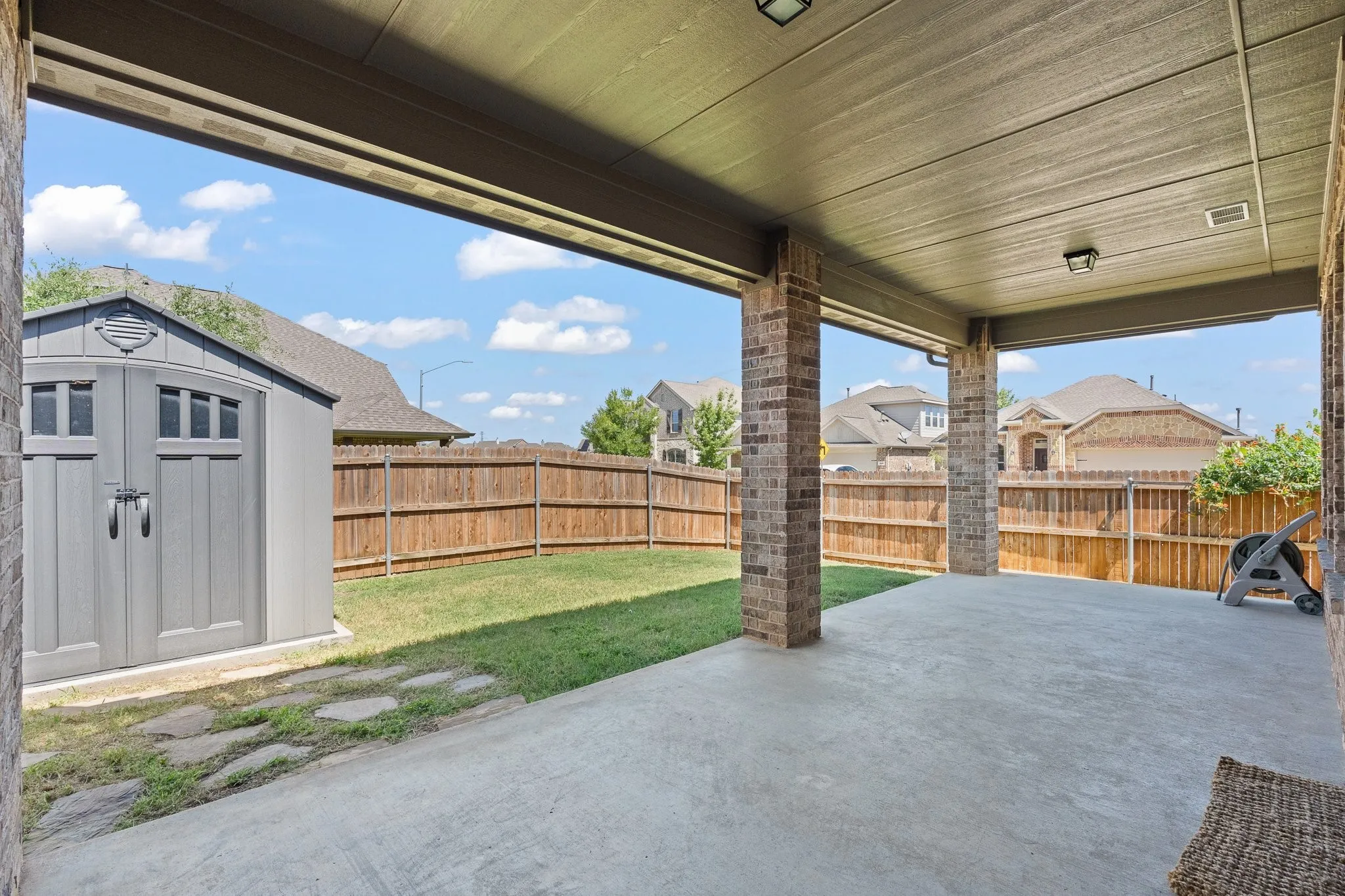Single Family Residence For Sale in Tarrant County , 7257 Laguna Del Campo Trail, Fort Worth, Texas 76131, 4 Bedroom, 3 Bathroom, 2 Garage spaces, 3,016 Sqft, built in 2017, Price $474,900, mls#21325284, Real Estate Agent in Fort Worth, Homes For Sale in Tarrant county, Homes For Sale in Fort Worth, Realtor in Fort Worth Texas, Real Estate Brokerage Independent Realty Texas, Luminita Cordes Realtor