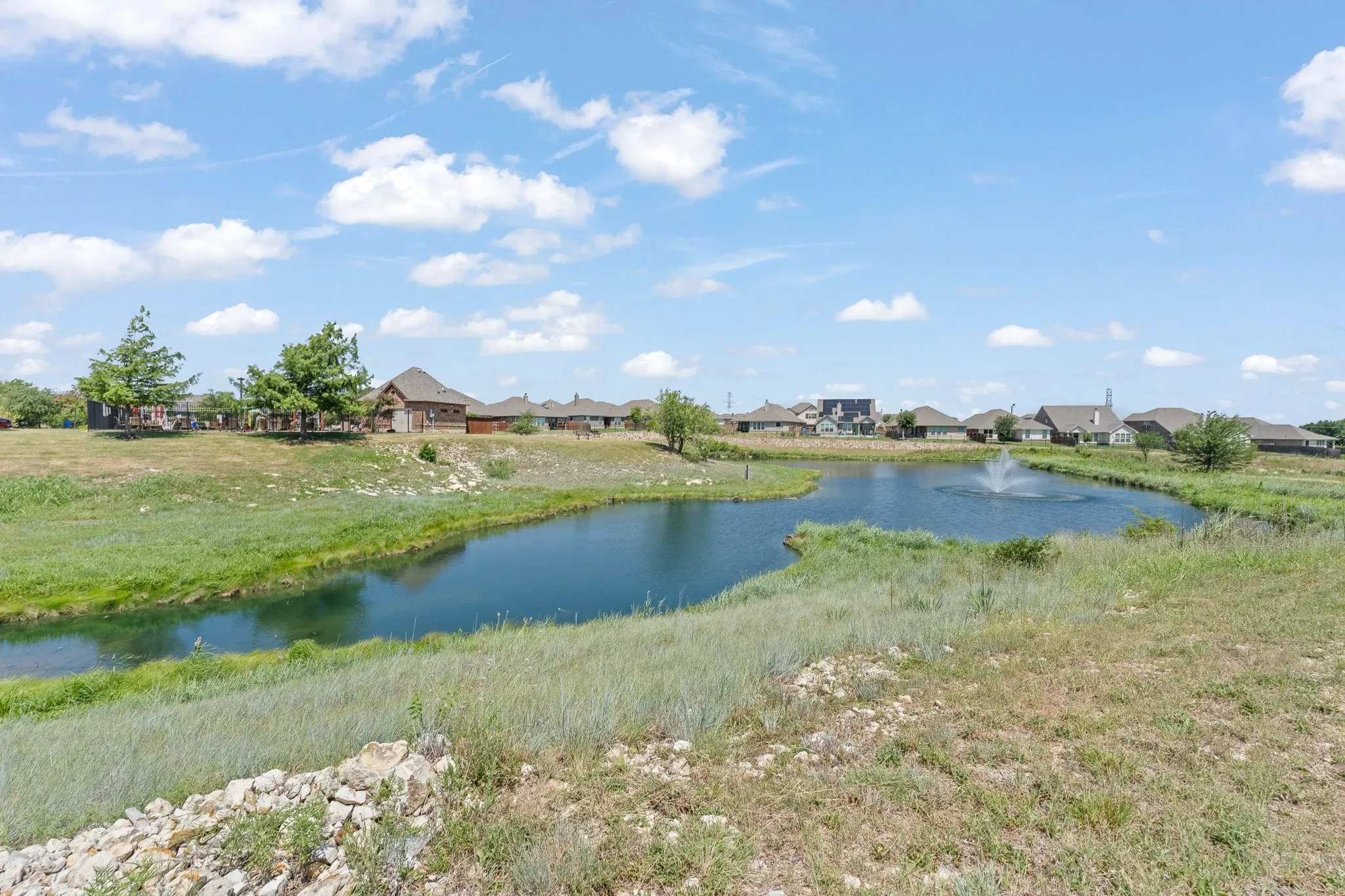 Single Family Residence For Sale in Tarrant County , 7257 Laguna Del Campo Trail, Fort Worth, Texas 76131, 4 Bedroom, 3 Bathroom, 2 Garage spaces, 3,016 Sqft, built in 2017, Price $474,900, mls#21325284, Real Estate Agent in Fort Worth, Homes For Sale in Tarrant county, Homes For Sale in Fort Worth, Realtor in Fort Worth Texas, Real Estate Brokerage Independent Realty Texas, Luminita Cordes Realtor