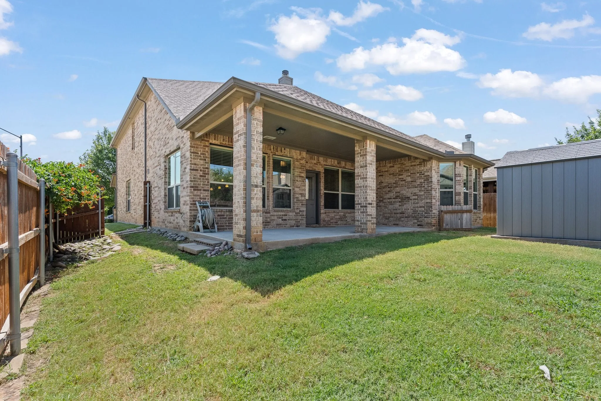 Single Family Residence For Sale in Tarrant County , 7257 Laguna Del Campo Trail, Fort Worth, Texas 76131, 4 Bedroom, 3 Bathroom, 2 Garage spaces, 3,016 Sqft, built in 2017, Price $474,900, mls#21325284, Real Estate Agent in Fort Worth, Homes For Sale in Tarrant county, Homes For Sale in Fort Worth, Realtor in Fort Worth Texas, Real Estate Brokerage Independent Realty Texas, Luminita Cordes Realtor