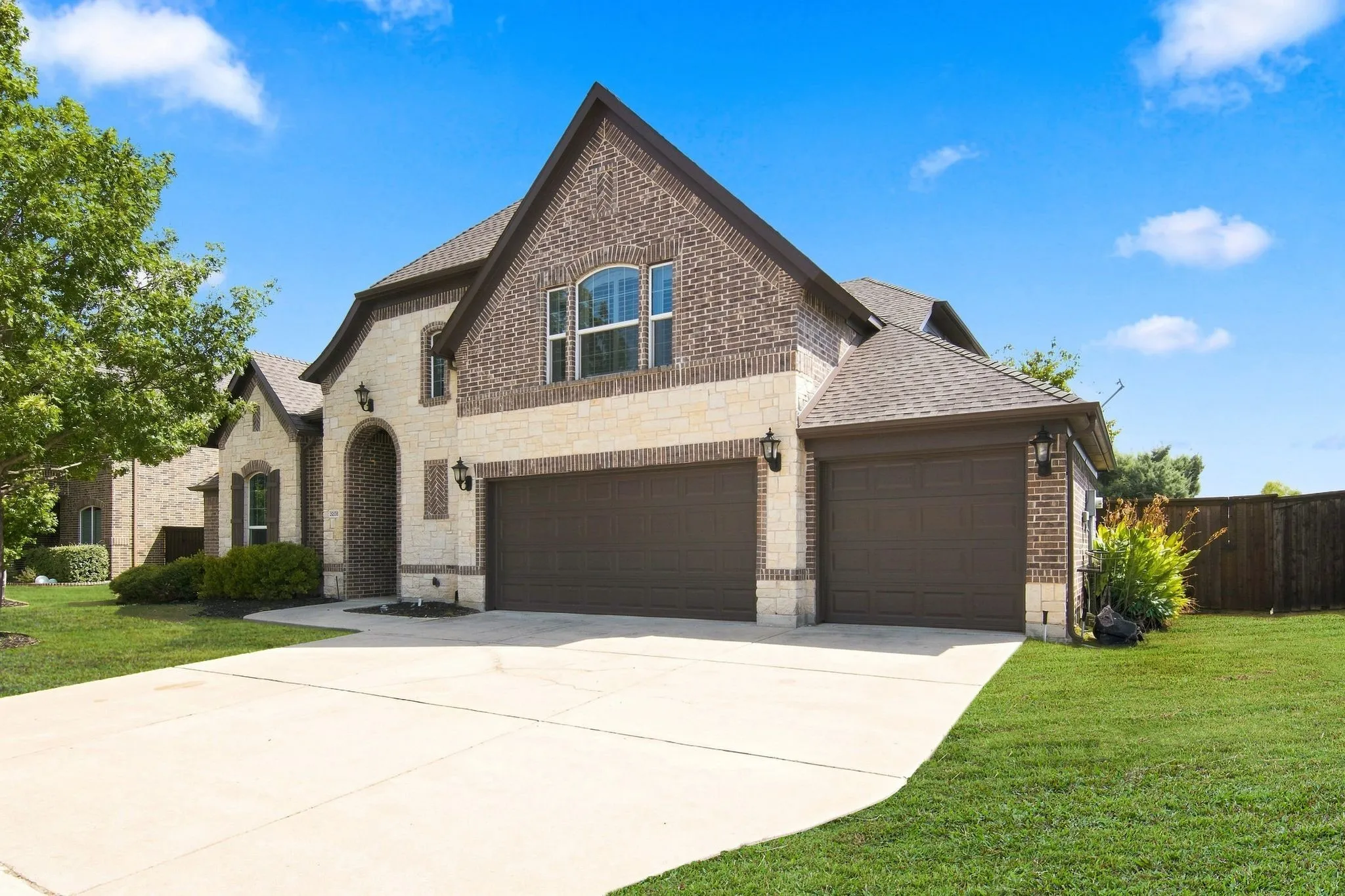 Single Family Residence For Sale in Denton County , 3208 Paradise Lane, Little Elm, Texas 75068, 5 Bedroom, 3 Bathroom, 3 Garage spaces, 3,848 Sqft, built in 2010, mls#21322531, Real Estate Agent in Little Elm, Homes For Sale in Denton county, Homes For Sale in Little Elm, Realtor in Little Elm Texas, Real Estate Brokerage Independent Realty Texas, Luminita Cordes Realtor