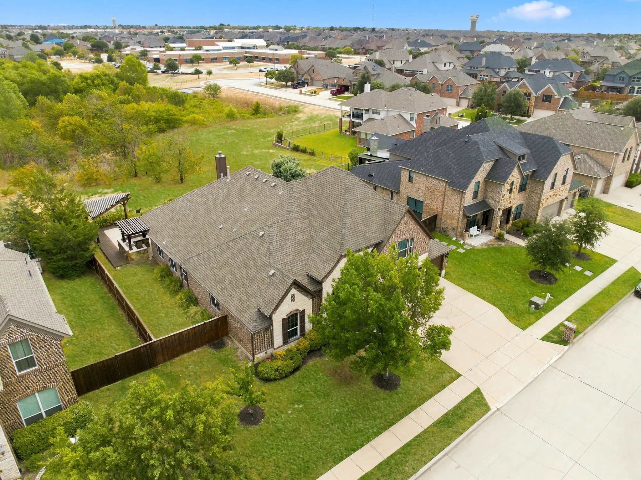 Single Family Residence For Sale in Denton County , 3208 Paradise Lane, Little Elm, Texas 75068, 5 Bedroom, 3 Bathroom, 3 Garage spaces, 3,848 Sqft, built in 2010, mls#21322531, Real Estate Agent in Little Elm, Homes For Sale in Denton county, Homes For Sale in Little Elm, Realtor in Little Elm Texas, Real Estate Brokerage Independent Realty Texas, Luminita Cordes Realtor