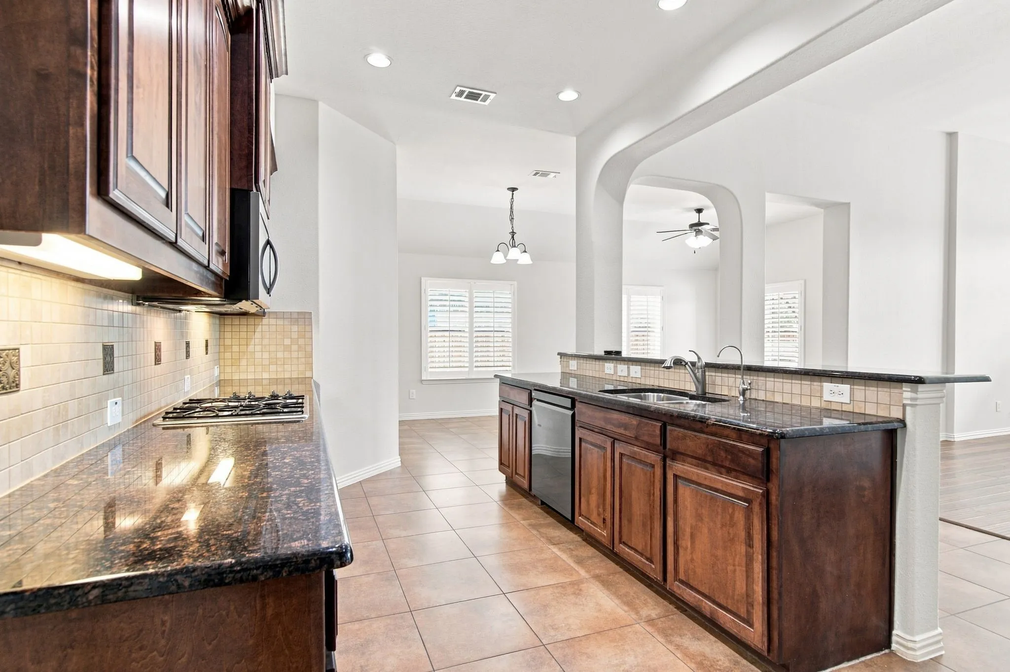 Single Family Residence For Sale in Denton County , 3208 Paradise Lane, Little Elm, Texas 75068, 5 Bedroom, 3 Bathroom, 3 Garage spaces, 3,848 Sqft, built in 2010, mls#21322531, Real Estate Agent in Little Elm, Homes For Sale in Denton county, Homes For Sale in Little Elm, Realtor in Little Elm Texas, Real Estate Brokerage Independent Realty Texas, Luminita Cordes Realtor