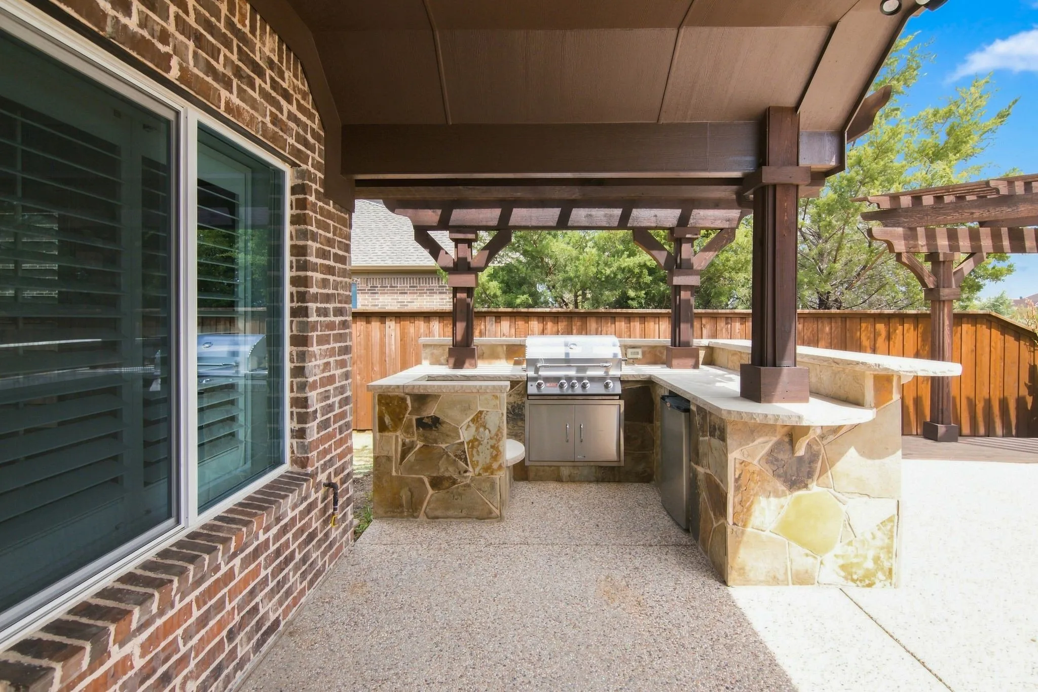 Single Family Residence For Sale in Denton County , 3208 Paradise Lane, Little Elm, Texas 75068, 5 Bedroom, 3 Bathroom, 3 Garage spaces, 3,848 Sqft, built in 2010, mls#21322531, Real Estate Agent in Little Elm, Homes For Sale in Denton county, Homes For Sale in Little Elm, Realtor in Little Elm Texas, Real Estate Brokerage Independent Realty Texas, Luminita Cordes Realtor
