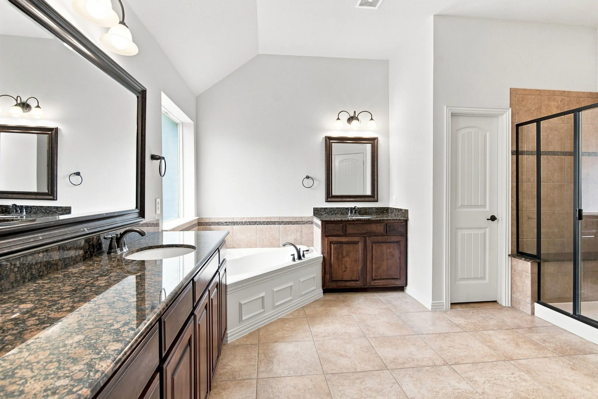 Single Family Residence For Sale in Denton County , 3208 Paradise Lane, Little Elm, Texas 75068, 5 Bedroom, 3 Bathroom, 3 Garage spaces, 3,848 Sqft, built in 2010, mls#21322531, Real Estate Agent in Little Elm, Homes For Sale in Denton county, Homes For Sale in Little Elm, Realtor in Little Elm Texas, Real Estate Brokerage Independent Realty Texas, Luminita Cordes Realtor