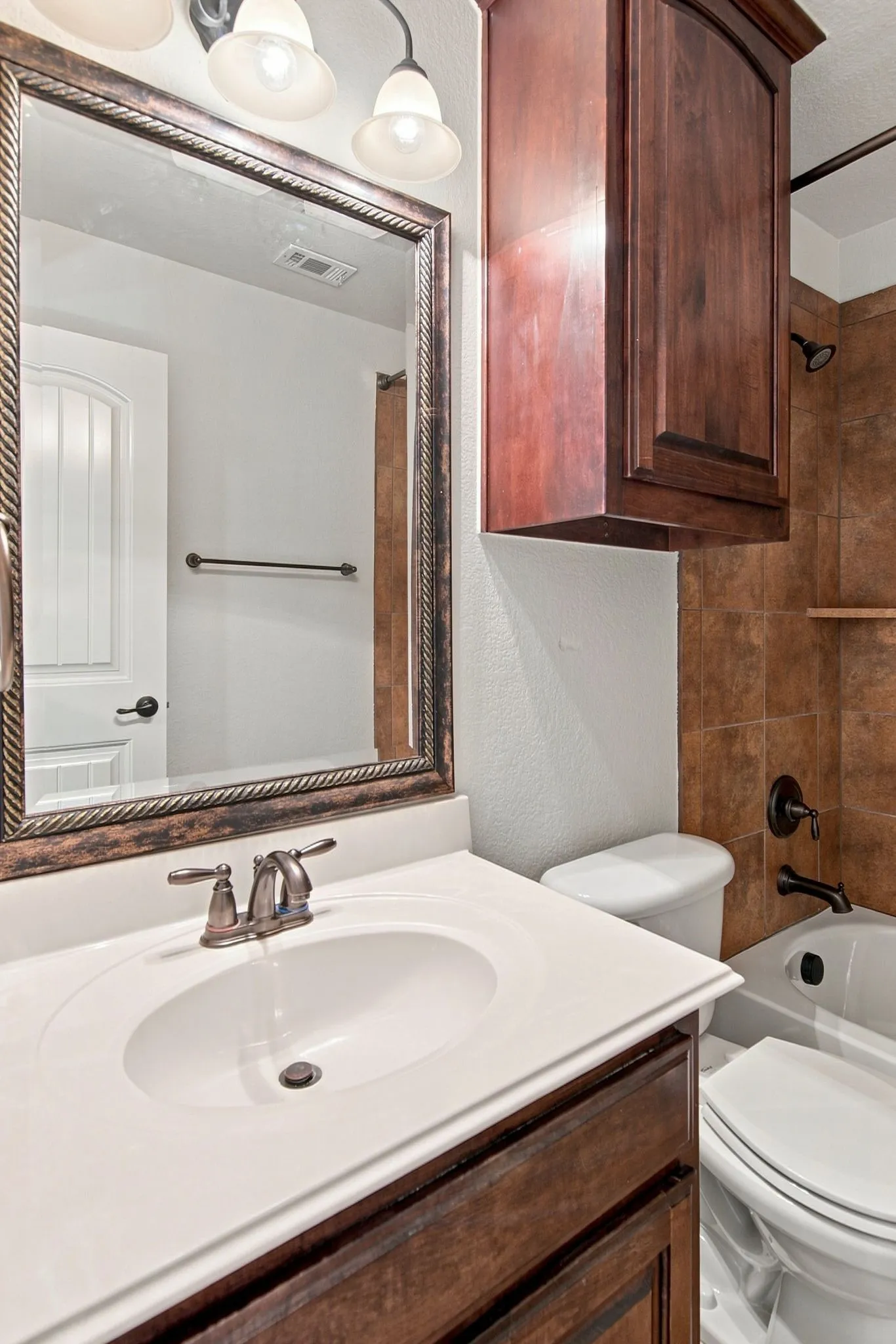 Second Floor Full Bathroom