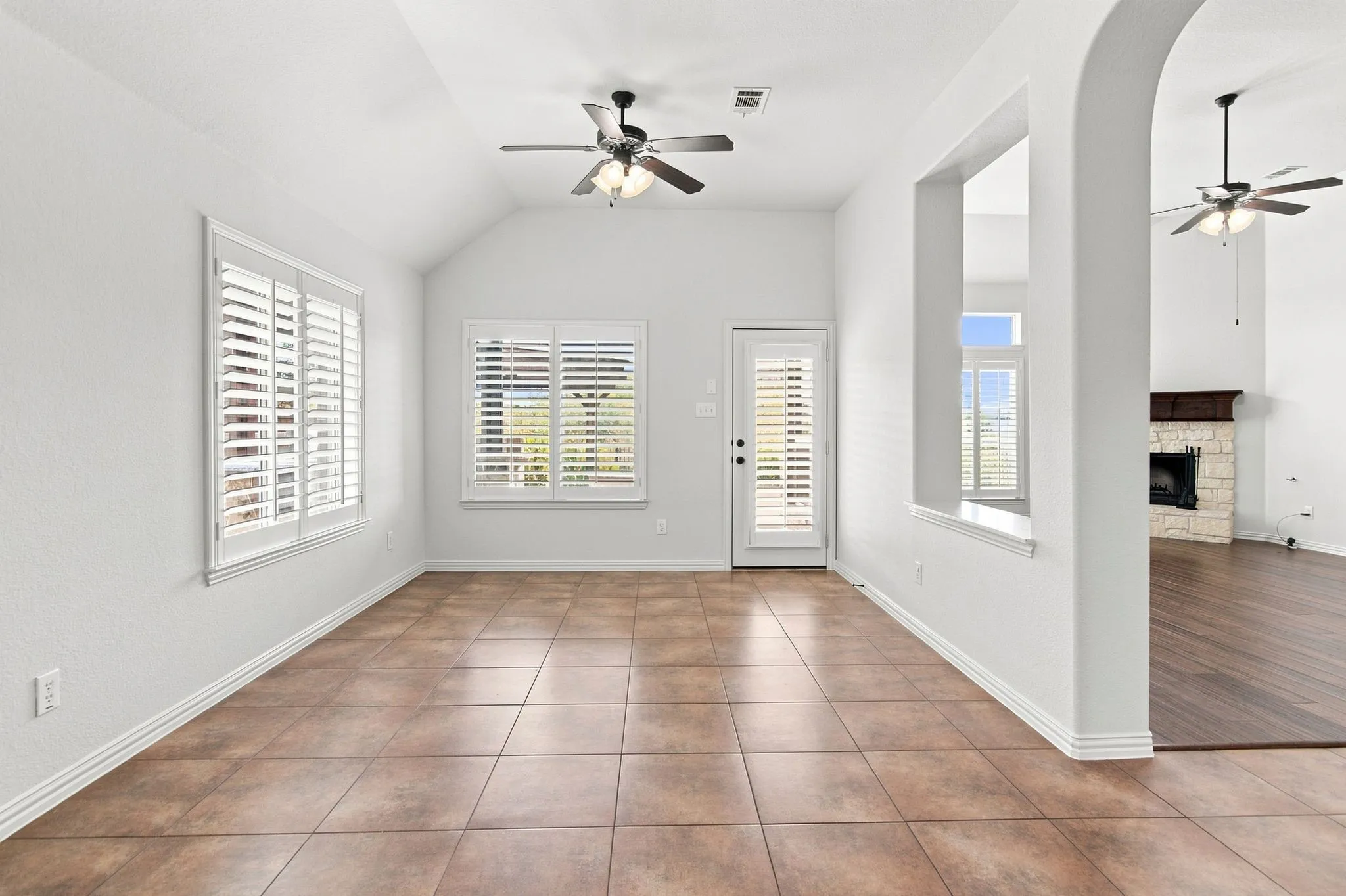 Single Family Residence For Sale in Denton County , 3208 Paradise Lane, Little Elm, Texas 75068, 5 Bedroom, 3 Bathroom, 3 Garage spaces, 3,848 Sqft, built in 2010, mls#21322531, Real Estate Agent in Little Elm, Homes For Sale in Denton county, Homes For Sale in Little Elm, Realtor in Little Elm Texas, Real Estate Brokerage Independent Realty Texas, Luminita Cordes Realtor