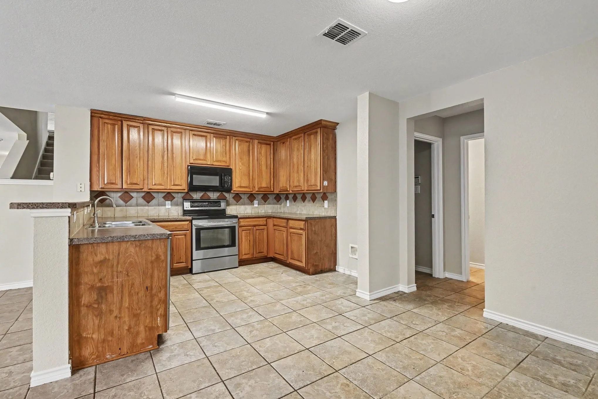 Single Family Residence For Sale in Tarrant County , 1512 Wind Star Way, Fort Worth, Texas 76108, 4 Bedroom, 3 Bathroom, 2 Garage spaces, 2,692 Sqft, built in 2006, mls#21325010, Real Estate Agent in Fort Worth, Homes For Sale in Tarrant county, Homes For Sale in Fort Worth, Realtor in Fort Worth Texas, Real Estate Brokerage Independent Realty Texas, Luminita Cordes Realtor