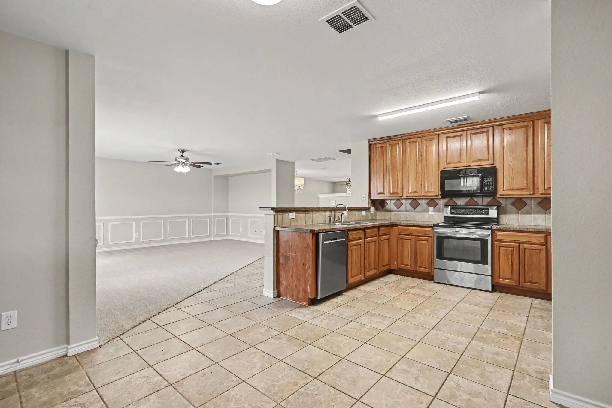 Single Family Residence For Sale in Tarrant County , 1512 Wind Star Way, Fort Worth, Texas 76108, 4 Bedroom, 3 Bathroom, 2 Garage spaces, 2,692 Sqft, built in 2006, mls#21325010, Real Estate Agent in Fort Worth, Homes For Sale in Tarrant county, Homes For Sale in Fort Worth, Realtor in Fort Worth Texas, Real Estate Brokerage Independent Realty Texas, Luminita Cordes Realtor