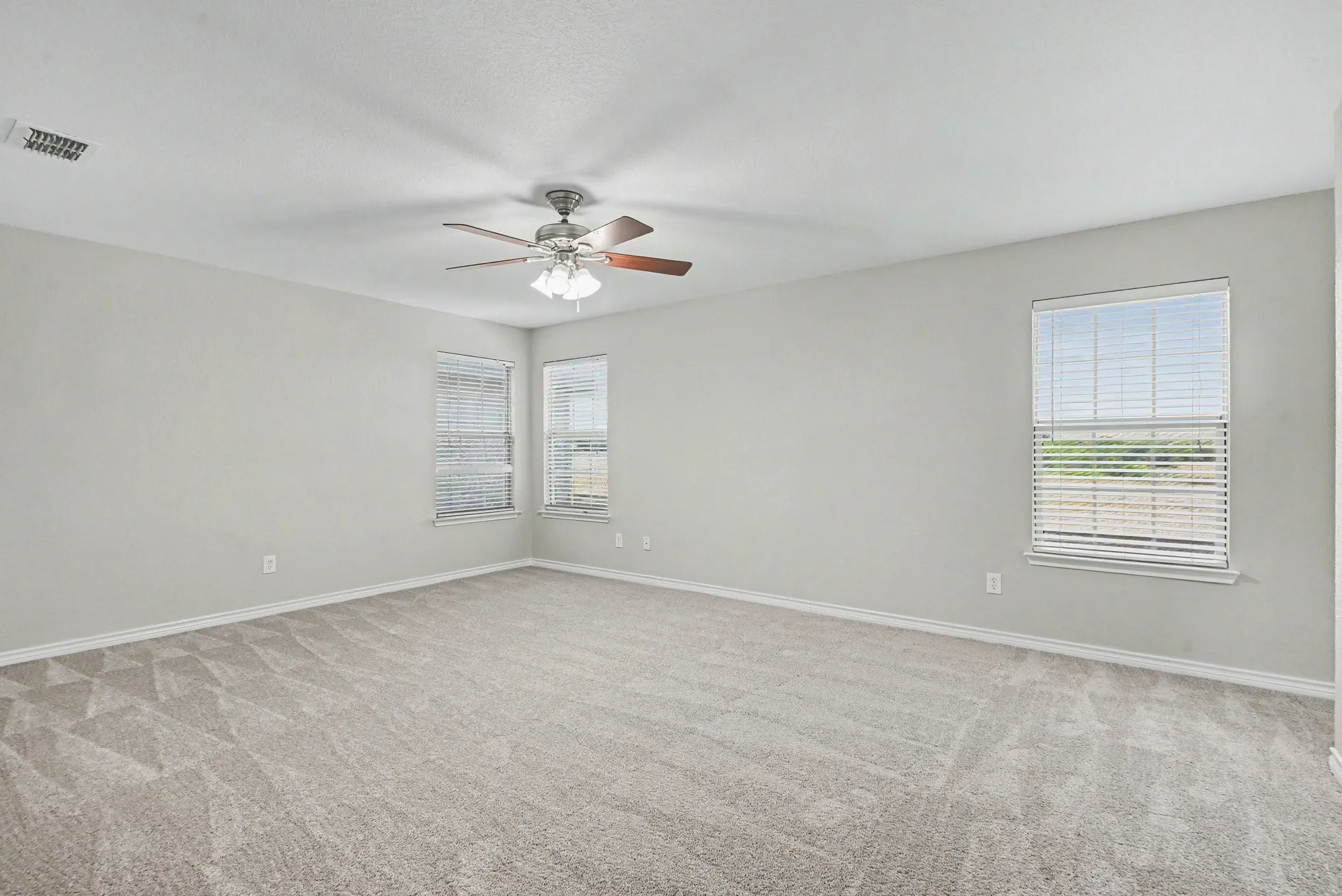 Single Family Residence For Sale in Tarrant County , 1512 Wind Star Way, Fort Worth, Texas 76108, 4 Bedroom, 3 Bathroom, 2 Garage spaces, 2,692 Sqft, built in 2006, mls#21325010, Real Estate Agent in Fort Worth, Homes For Sale in Tarrant county, Homes For Sale in Fort Worth, Realtor in Fort Worth Texas, Real Estate Brokerage Independent Realty Texas, Luminita Cordes Realtor