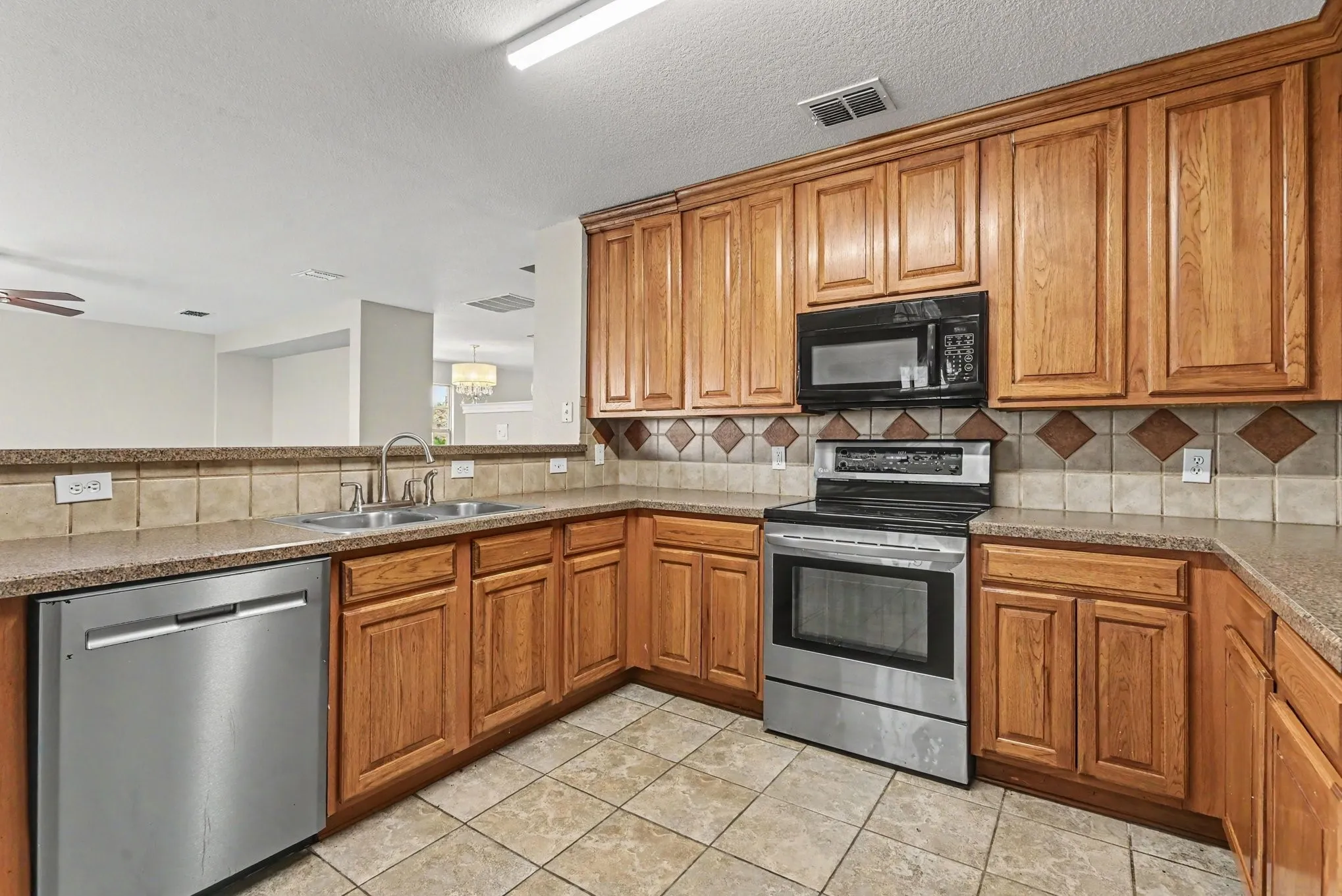 Single Family Residence For Sale in Tarrant County , 1512 Wind Star Way, Fort Worth, Texas 76108, 4 Bedroom, 3 Bathroom, 2 Garage spaces, 2,692 Sqft, built in 2006, mls#21325010, Real Estate Agent in Fort Worth, Homes For Sale in Tarrant county, Homes For Sale in Fort Worth, Realtor in Fort Worth Texas, Real Estate Brokerage Independent Realty Texas, Luminita Cordes Realtor