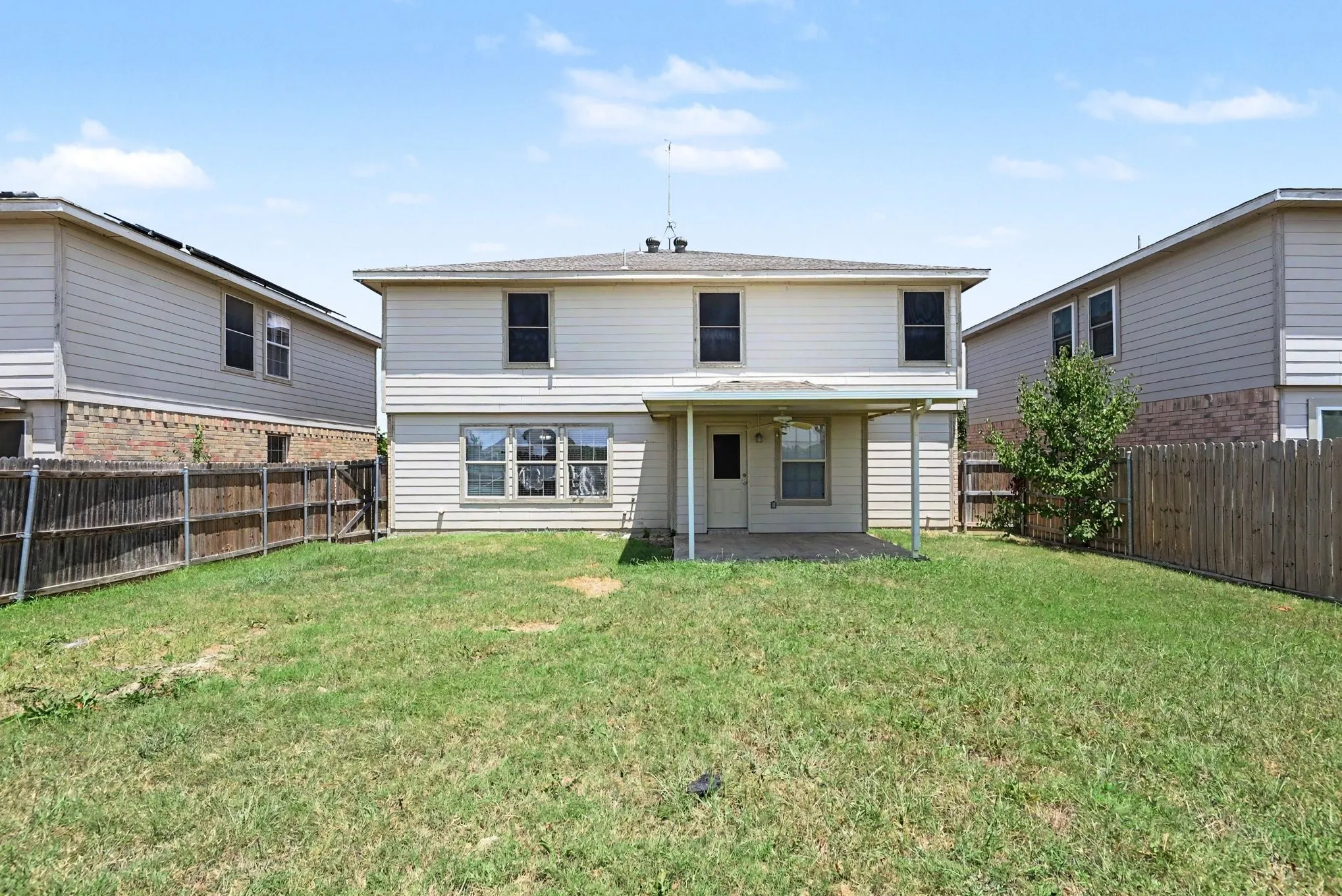 Single Family Residence For Sale in Tarrant County , 1512 Wind Star Way, Fort Worth, Texas 76108, 4 Bedroom, 3 Bathroom, 2 Garage spaces, 2,692 Sqft, built in 2006, mls#21325010, Real Estate Agent in Fort Worth, Homes For Sale in Tarrant county, Homes For Sale in Fort Worth, Realtor in Fort Worth Texas, Real Estate Brokerage Independent Realty Texas, Luminita Cordes Realtor