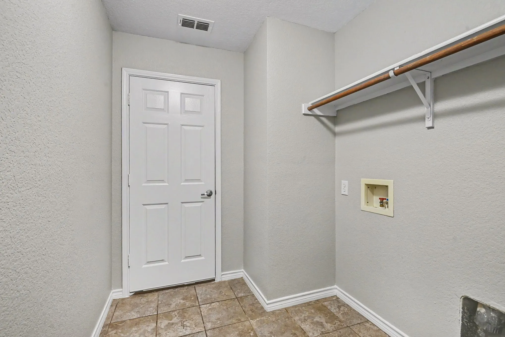 Single Family Residence For Sale in Tarrant County , 1512 Wind Star Way, Fort Worth, Texas 76108, 4 Bedroom, 3 Bathroom, 2 Garage spaces, 2,692 Sqft, built in 2006, mls#21325010, Real Estate Agent in Fort Worth, Homes For Sale in Tarrant county, Homes For Sale in Fort Worth, Realtor in Fort Worth Texas, Real Estate Brokerage Independent Realty Texas, Luminita Cordes Realtor