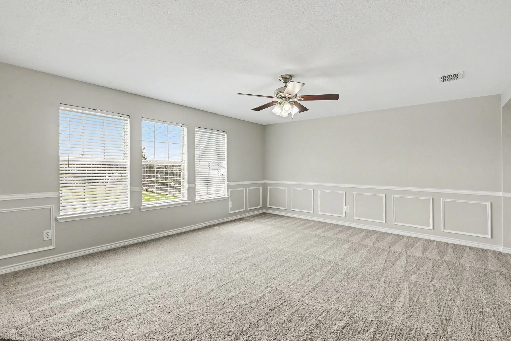 Single Family Residence For Sale in Tarrant County , 1512 Wind Star Way, Fort Worth, Texas 76108, 4 Bedroom, 3 Bathroom, 2 Garage spaces, 2,692 Sqft, built in 2006, mls#21325010, Real Estate Agent in Fort Worth, Homes For Sale in Tarrant county, Homes For Sale in Fort Worth, Realtor in Fort Worth Texas, Real Estate Brokerage Independent Realty Texas, Luminita Cordes Realtor