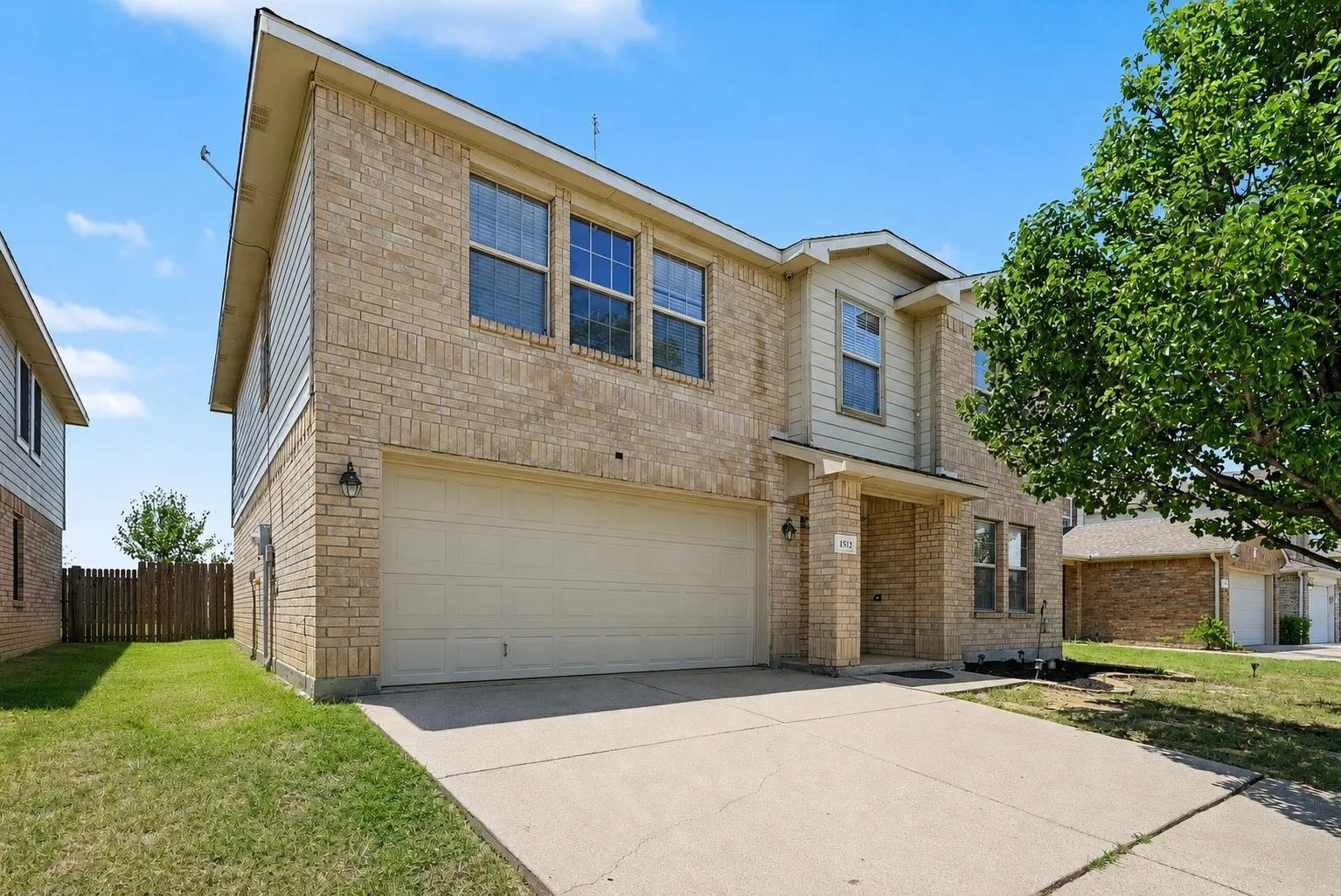 Single Family Residence For Sale in Tarrant County , 1512 Wind Star Way, Fort Worth, Texas 76108, 4 Bedroom, 3 Bathroom, 2 Garage spaces, 2,692 Sqft, built in 2006, mls#21325010, Real Estate Agent in Fort Worth, Homes For Sale in Tarrant county, Homes For Sale in Fort Worth, Realtor in Fort Worth Texas, Real Estate Brokerage Independent Realty Texas, Luminita Cordes Realtor