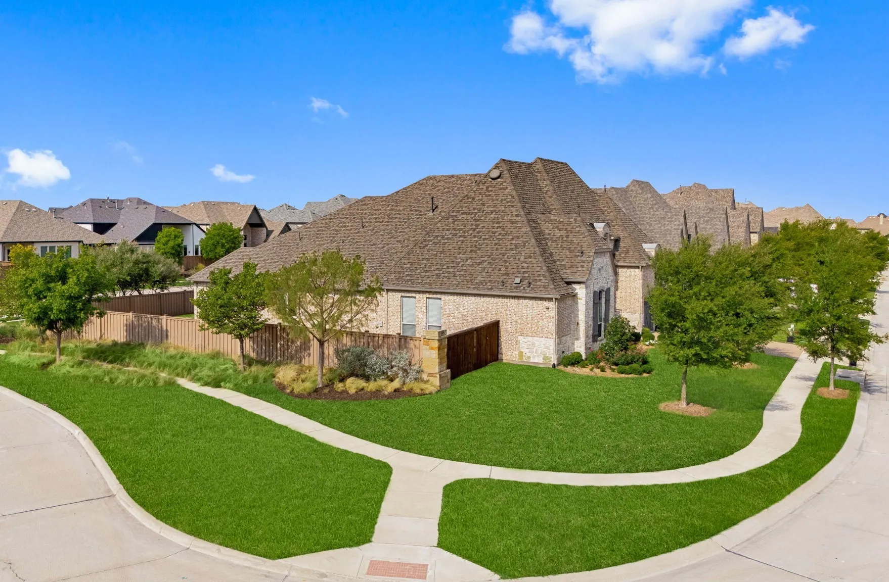 Single Family Residence For Sale in Collin County , 3925 Harrisburg Lane, Celina, Texas 75009, 4 Bedroom, 4 Bathroom, 3 Garage spaces, 3,531 Sqft, built in 2016, mls#21324262, Real Estate Agent in Celina, Homes For Sale in Collin county, Homes For Sale in Celina, Realtor in Celina Texas, Real Estate Brokerage Independent Realty Texas, Luminita Cordes Realtor