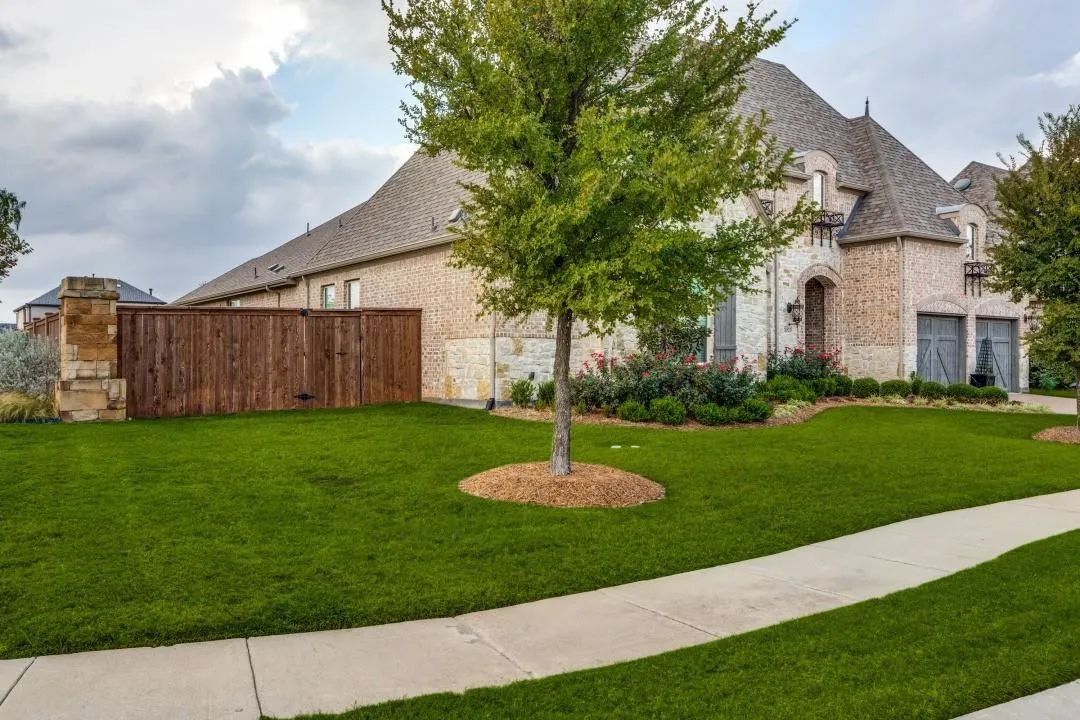 Single Family Residence For Sale in Collin County , 3925 Harrisburg Lane, Celina, Texas 75009, 4 Bedroom, 4 Bathroom, 3 Garage spaces, 3,531 Sqft, built in 2016, mls#21324262, Real Estate Agent in Celina, Homes For Sale in Collin county, Homes For Sale in Celina, Realtor in Celina Texas, Real Estate Brokerage Independent Realty Texas, Luminita Cordes Realtor