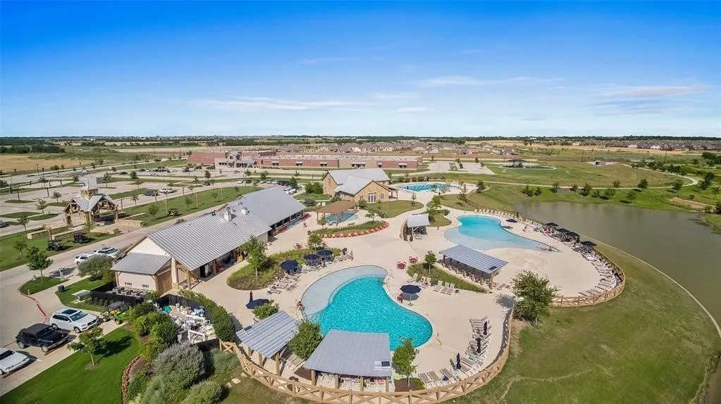 Single Family Residence For Sale in Collin County , 3925 Harrisburg Lane, Celina, Texas 75009, 4 Bedroom, 4 Bathroom, 3 Garage spaces, 3,531 Sqft, built in 2016, mls#21324262, Real Estate Agent in Celina, Homes For Sale in Collin county, Homes For Sale in Celina, Realtor in Celina Texas, Real Estate Brokerage Independent Realty Texas, Luminita Cordes Realtor