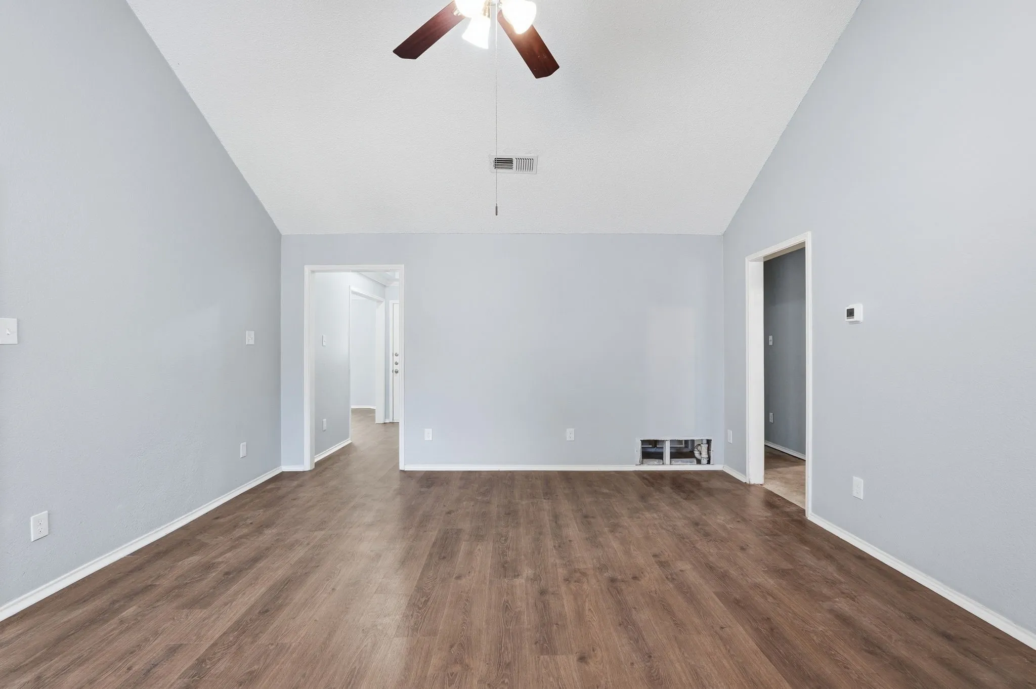 Single Family Residence For Sale in Tarrant County , 5353 Lynda Court, North Richland Hills, Texas 76180, 4 Bedroom, 2 Bathroom, 3 Garage spaces, 2,559 Sqft, built in 1987, mls#21230580, Real Estate Agent in North Richland Hills, Homes For Sale in Tarrant county, Homes For Sale in North Richland Hills, Realtor in North Richland Hills Texas, Real Estate Brokerage Independent Realty Texas, Luminita Cordes Realtor