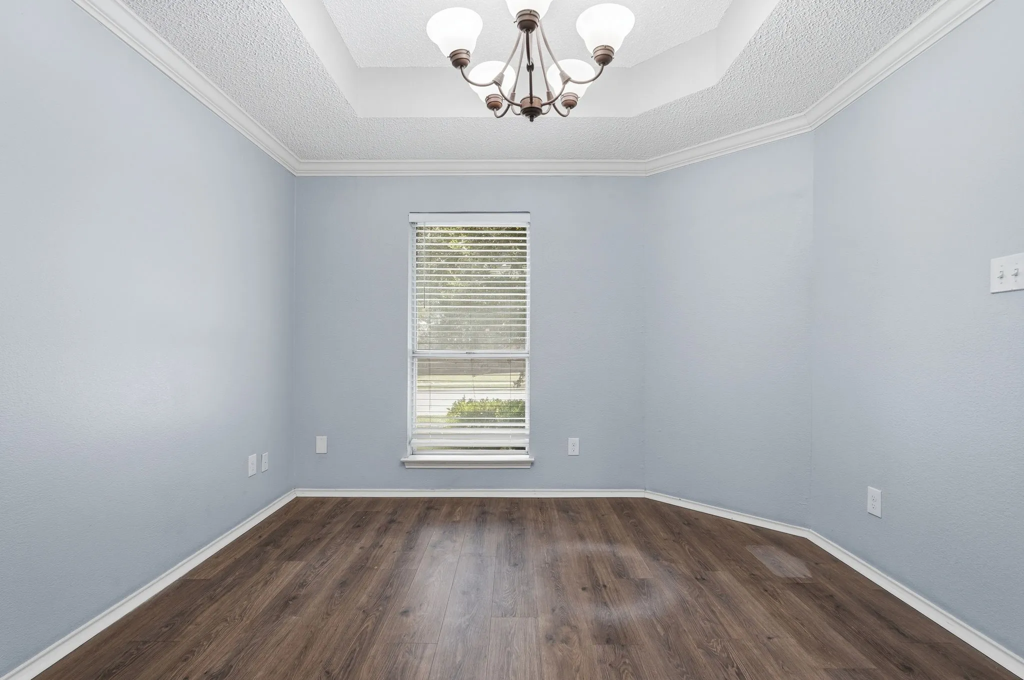 Single Family Residence For Sale in Tarrant County , 5353 Lynda Court, North Richland Hills, Texas 76180, 4 Bedroom, 2 Bathroom, 3 Garage spaces, 2,559 Sqft, built in 1987, mls#21230580, Real Estate Agent in North Richland Hills, Homes For Sale in Tarrant county, Homes For Sale in North Richland Hills, Realtor in North Richland Hills Texas, Real Estate Brokerage Independent Realty Texas, Luminita Cordes Realtor