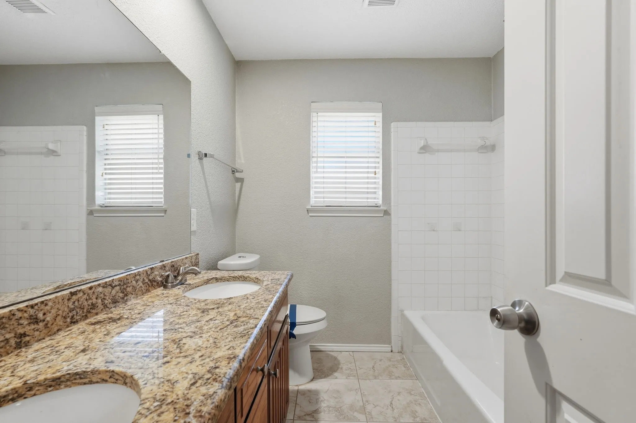 Single Family Residence For Sale in Tarrant County , 5353 Lynda Court, North Richland Hills, Texas 76180, 4 Bedroom, 2 Bathroom, 3 Garage spaces, 2,559 Sqft, built in 1987, mls#21230580, Real Estate Agent in North Richland Hills, Homes For Sale in Tarrant county, Homes For Sale in North Richland Hills, Realtor in North Richland Hills Texas, Real Estate Brokerage Independent Realty Texas, Luminita Cordes Realtor