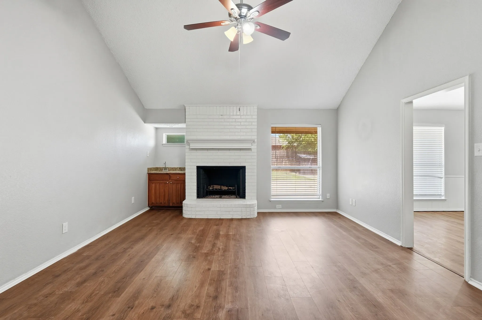 Single Family Residence For Sale in Tarrant County , 5353 Lynda Court, North Richland Hills, Texas 76180, 4 Bedroom, 2 Bathroom, 3 Garage spaces, 2,559 Sqft, built in 1987, mls#21230580, Real Estate Agent in North Richland Hills, Homes For Sale in Tarrant county, Homes For Sale in North Richland Hills, Realtor in North Richland Hills Texas, Real Estate Brokerage Independent Realty Texas, Luminita Cordes Realtor