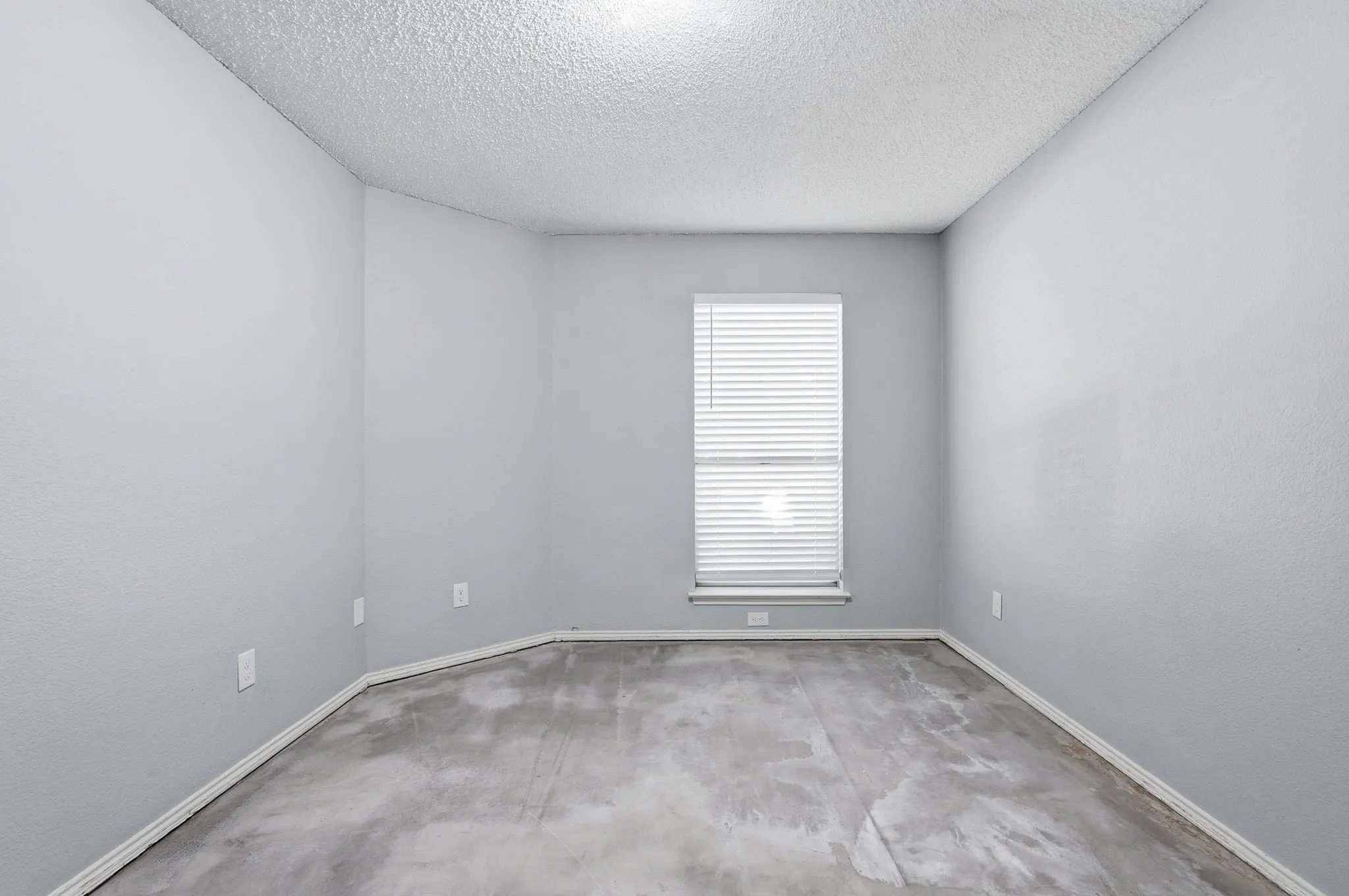 Single Family Residence For Sale in Tarrant County , 5353 Lynda Court, North Richland Hills, Texas 76180, 4 Bedroom, 2 Bathroom, 3 Garage spaces, 2,559 Sqft, built in 1987, mls#21230580, Real Estate Agent in North Richland Hills, Homes For Sale in Tarrant county, Homes For Sale in North Richland Hills, Realtor in North Richland Hills Texas, Real Estate Brokerage Independent Realty Texas, Luminita Cordes Realtor
