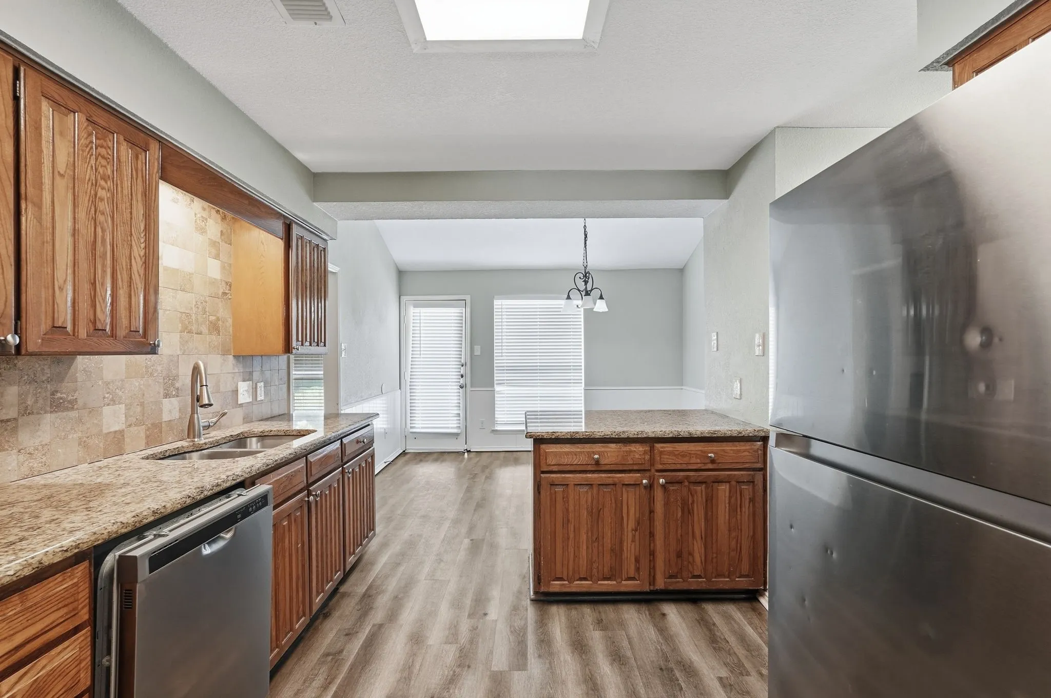 Single Family Residence For Sale in Tarrant County , 5353 Lynda Court, North Richland Hills, Texas 76180, 4 Bedroom, 2 Bathroom, 3 Garage spaces, 2,559 Sqft, built in 1987, mls#21230580, Real Estate Agent in North Richland Hills, Homes For Sale in Tarrant county, Homes For Sale in North Richland Hills, Realtor in North Richland Hills Texas, Real Estate Brokerage Independent Realty Texas, Luminita Cordes Realtor