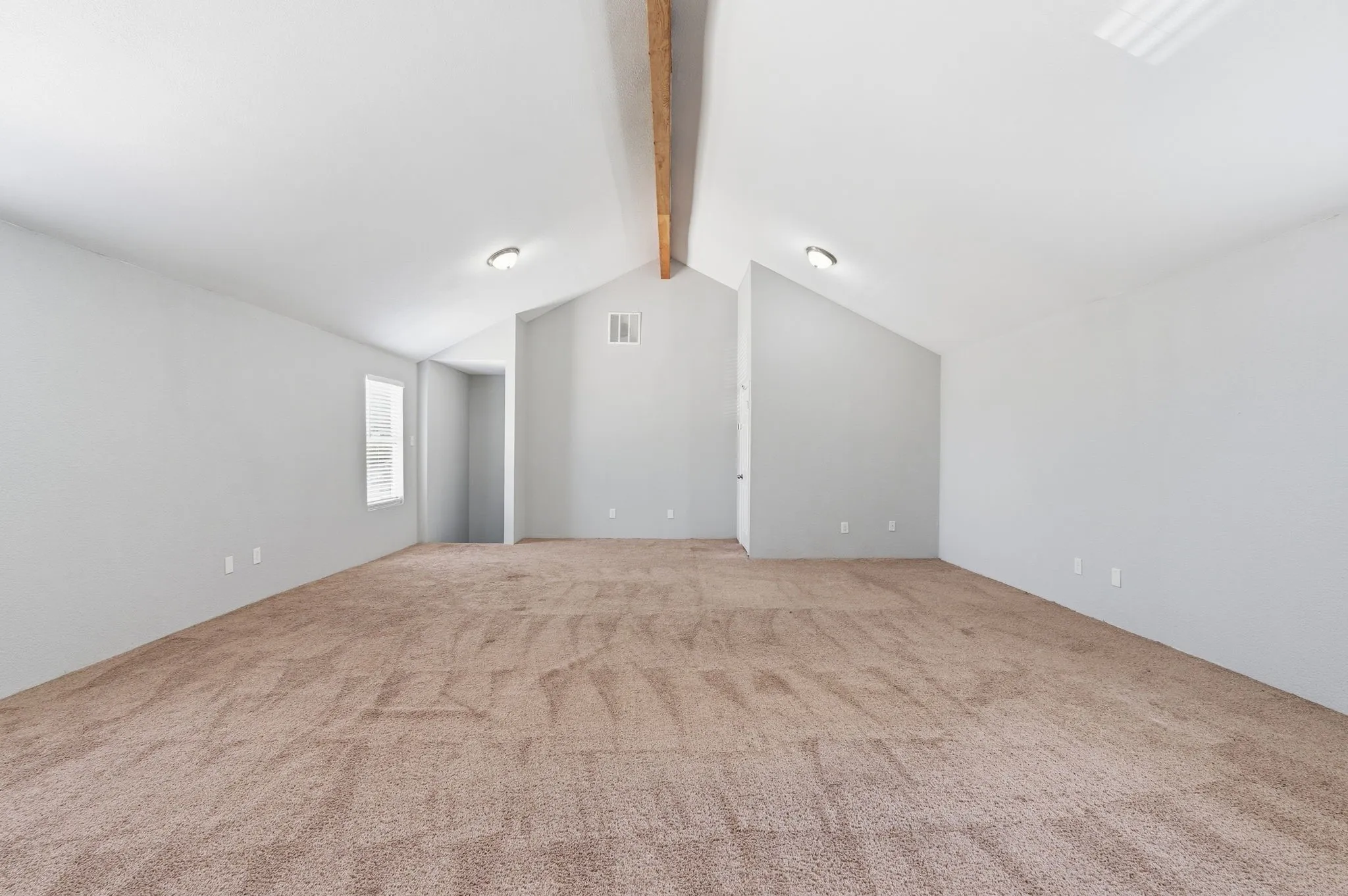 Single Family Residence For Sale in Tarrant County , 5353 Lynda Court, North Richland Hills, Texas 76180, 4 Bedroom, 2 Bathroom, 3 Garage spaces, 2,559 Sqft, built in 1987, mls#21230580, Real Estate Agent in North Richland Hills, Homes For Sale in Tarrant county, Homes For Sale in North Richland Hills, Realtor in North Richland Hills Texas, Real Estate Brokerage Independent Realty Texas, Luminita Cordes Realtor