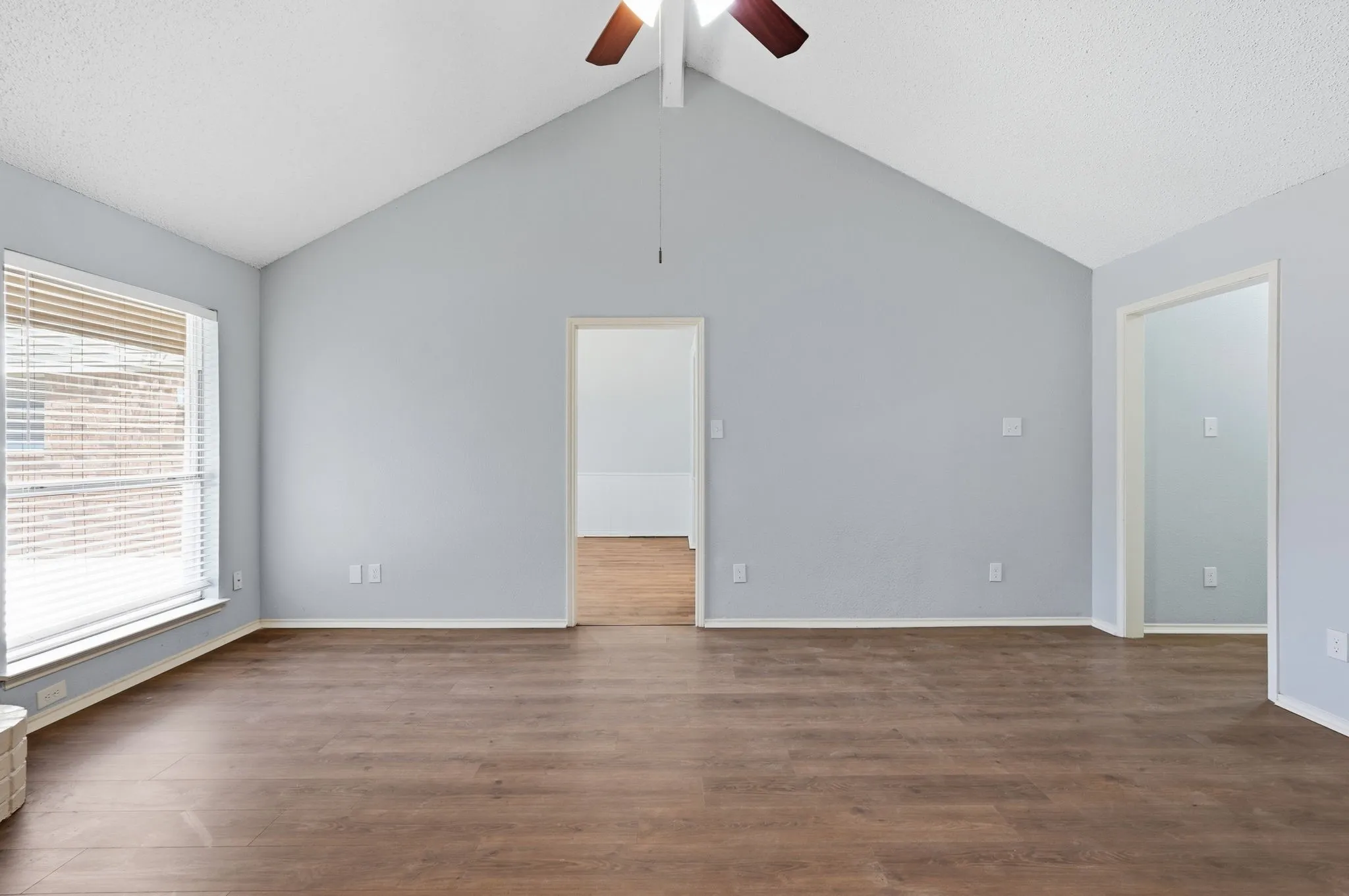 Single Family Residence For Sale in Tarrant County , 5353 Lynda Court, North Richland Hills, Texas 76180, 4 Bedroom, 2 Bathroom, 3 Garage spaces, 2,559 Sqft, built in 1987, mls#21230580, Real Estate Agent in North Richland Hills, Homes For Sale in Tarrant county, Homes For Sale in North Richland Hills, Realtor in North Richland Hills Texas, Real Estate Brokerage Independent Realty Texas, Luminita Cordes Realtor