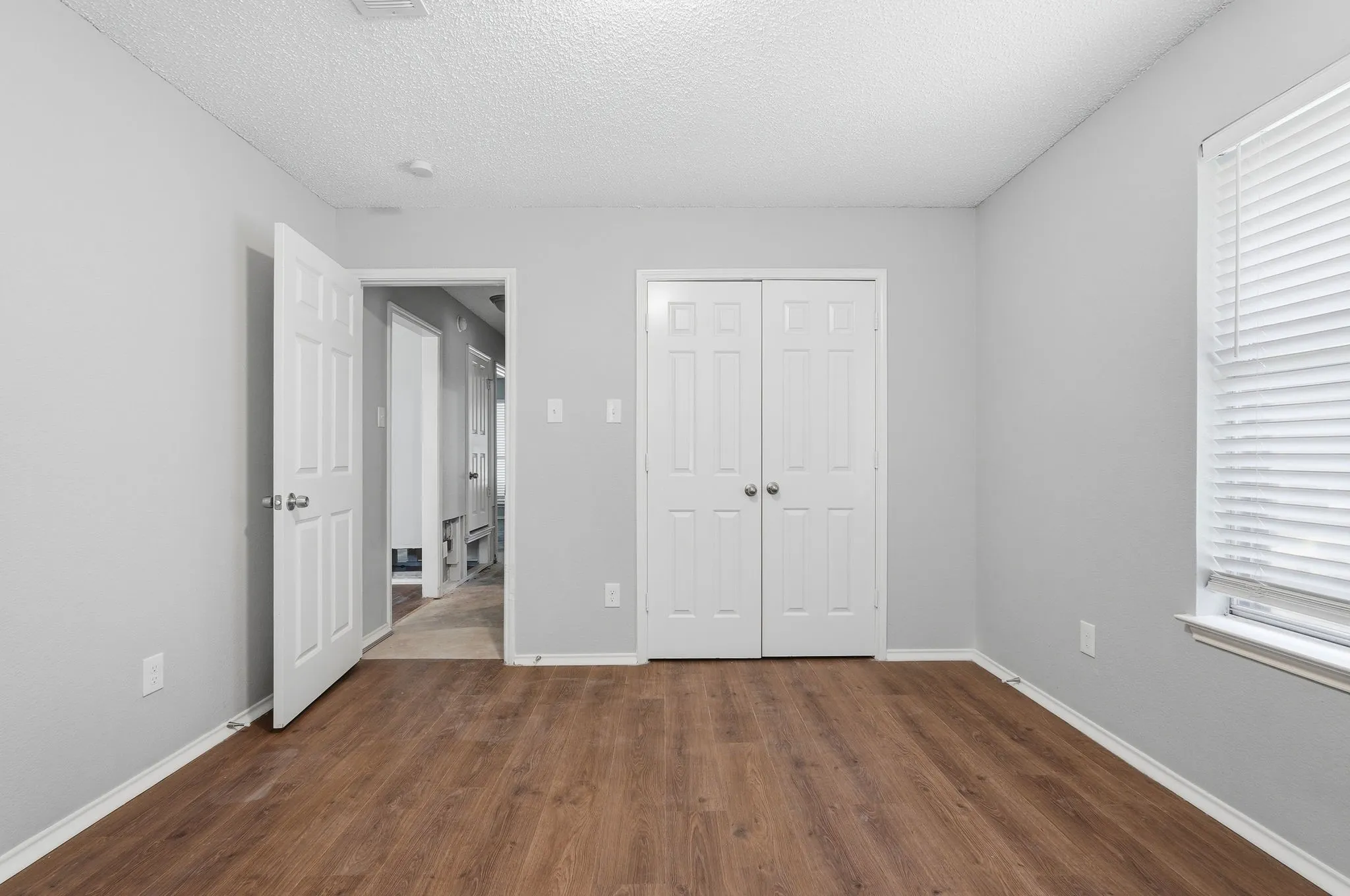 Single Family Residence For Sale in Tarrant County , 5353 Lynda Court, North Richland Hills, Texas 76180, 4 Bedroom, 2 Bathroom, 3 Garage spaces, 2,559 Sqft, built in 1987, mls#21230580, Real Estate Agent in North Richland Hills, Homes For Sale in Tarrant county, Homes For Sale in North Richland Hills, Realtor in North Richland Hills Texas, Real Estate Brokerage Independent Realty Texas, Luminita Cordes Realtor