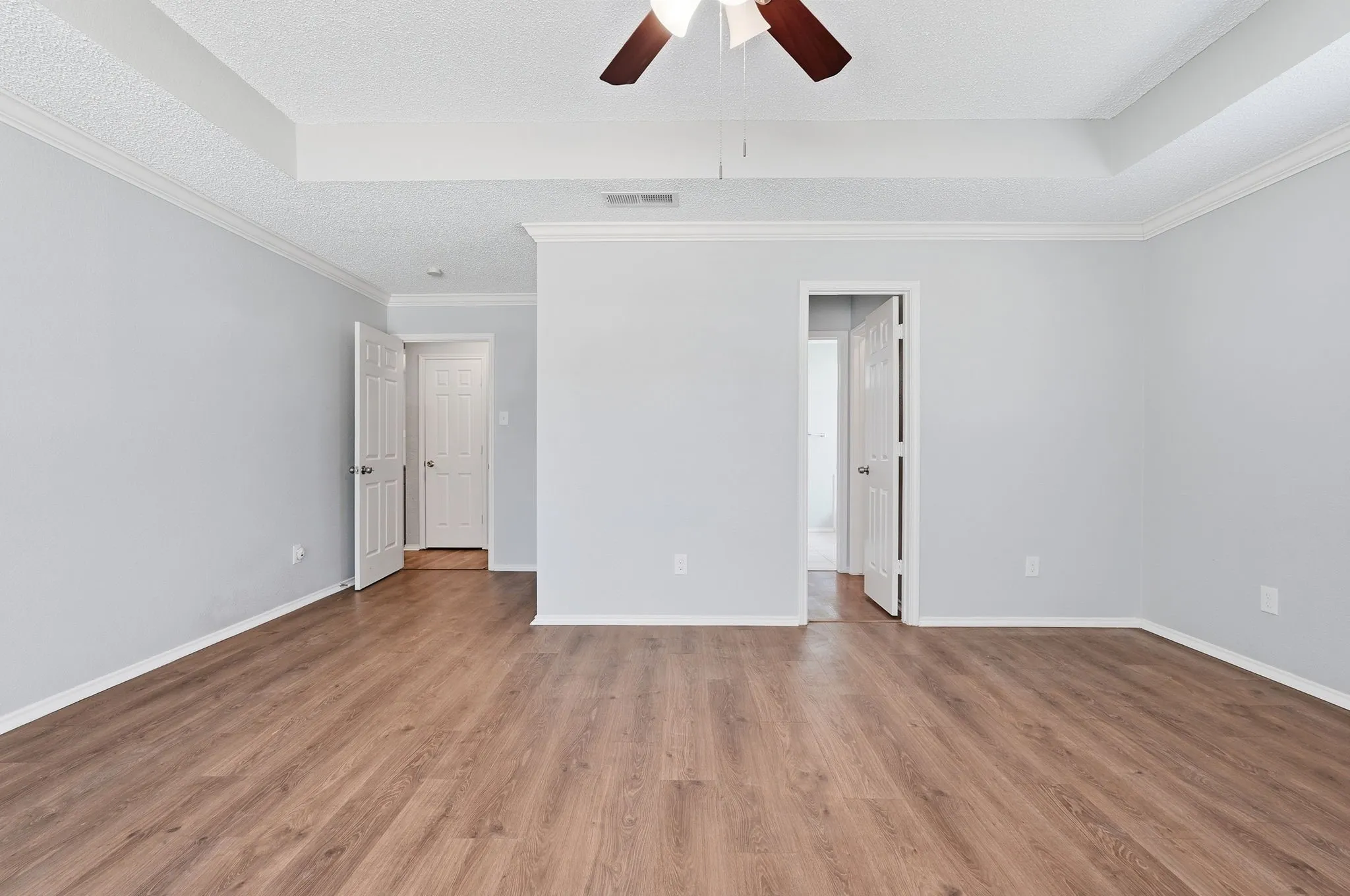 Single Family Residence For Sale in Tarrant County , 5353 Lynda Court, North Richland Hills, Texas 76180, 4 Bedroom, 2 Bathroom, 3 Garage spaces, 2,559 Sqft, built in 1987, mls#21230580, Real Estate Agent in North Richland Hills, Homes For Sale in Tarrant county, Homes For Sale in North Richland Hills, Realtor in North Richland Hills Texas, Real Estate Brokerage Independent Realty Texas, Luminita Cordes Realtor