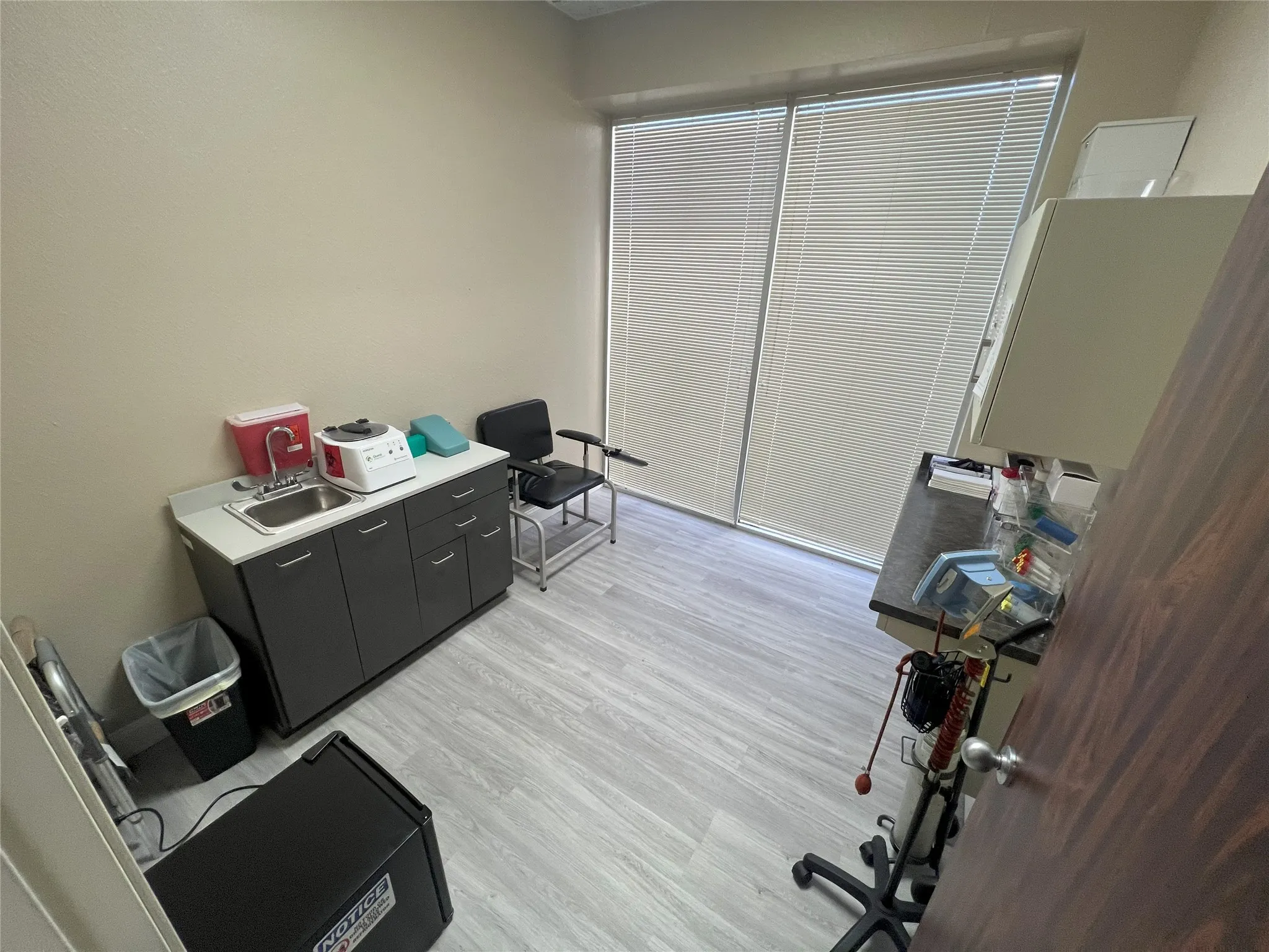 Office For Rent in Tarrant County , 6850 Manhattan Boulevard 250, Fort Worth, Texas 76120, 0, 0, Garage spaces, 0 Sqft, built in 1986, Price $3,250, mls#21325325, Real Estate Agent in Fort Worth, Homes For Rent in Tarrant county, Homes For Rent in Fort Worth, Realtor in Fort Worth Texas, Real Estate Brokerage Independent Realty Texas, Luminita Cordes Realtor