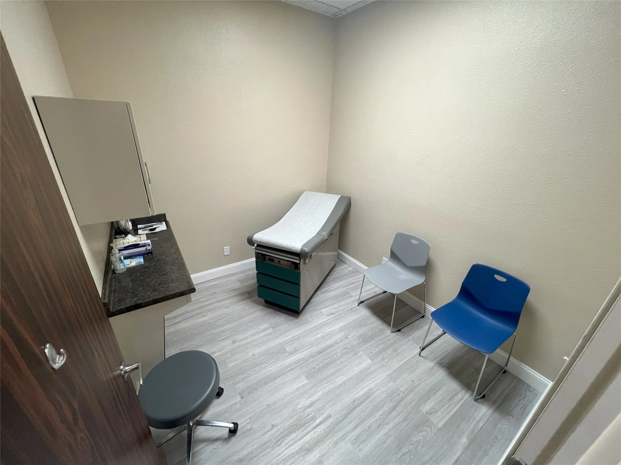 Office For Rent in Tarrant County , 6850 Manhattan Boulevard 250, Fort Worth, Texas 76120, 0, 0, Garage spaces, 0 Sqft, built in 1986, Price $3,250, mls#21325325, Real Estate Agent in Fort Worth, Homes For Rent in Tarrant county, Homes For Rent in Fort Worth, Realtor in Fort Worth Texas, Real Estate Brokerage Independent Realty Texas, Luminita Cordes Realtor