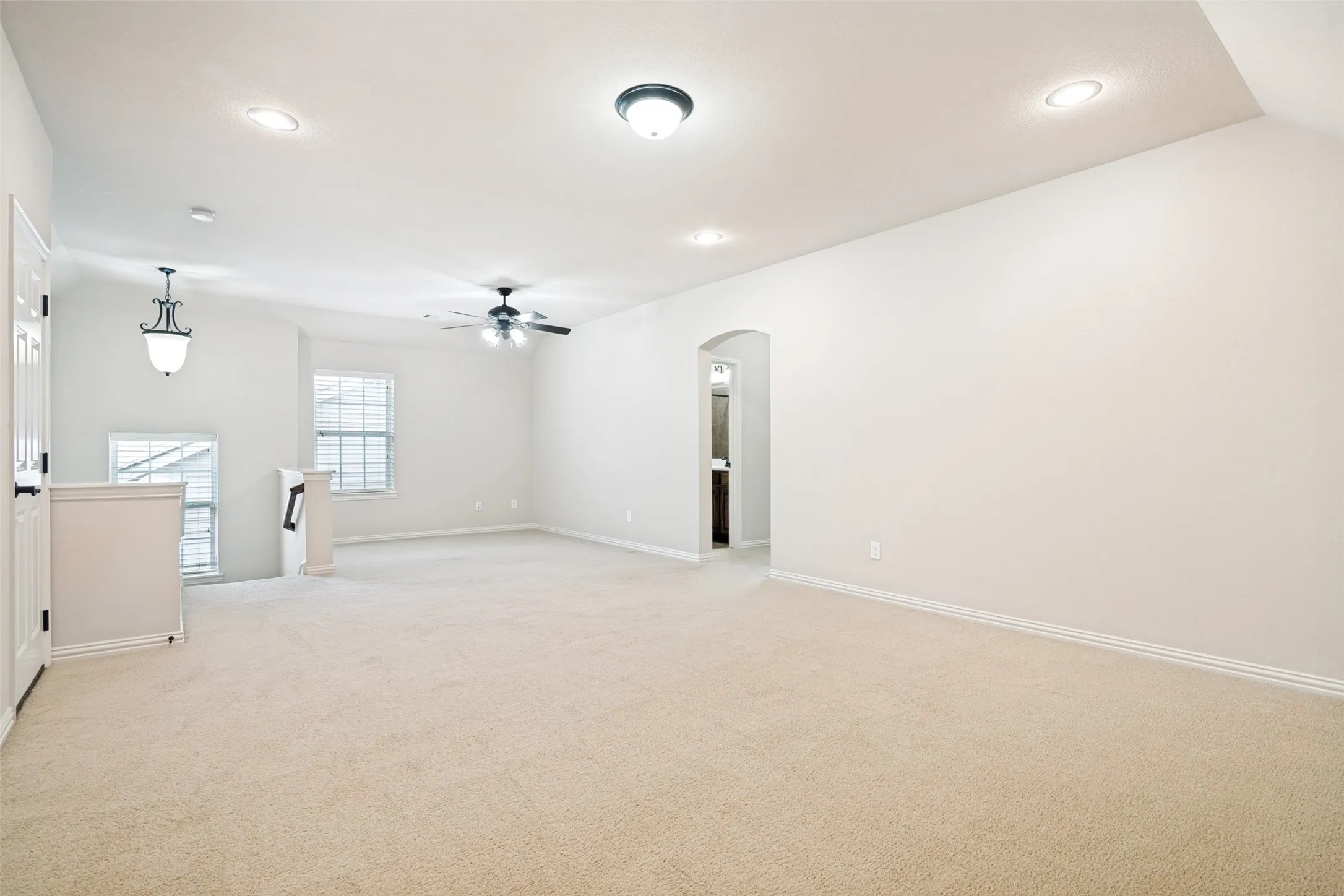 Single Family Residence For Sale in Dallas County , 10715 Dixon Branch Drive, Dallas, Texas 75218, 3 Bedroom, 4 Bathroom, 2 Garage spaces, 3,102 Sqft, built in 2010, mls#21321841, Real Estate Agent in Dallas, Homes For Sale in Dallas county, Homes For Sale in Dallas, Realtor in Dallas Texas, Real Estate Brokerage Independent Realty Texas, Luminita Cordes Realtor