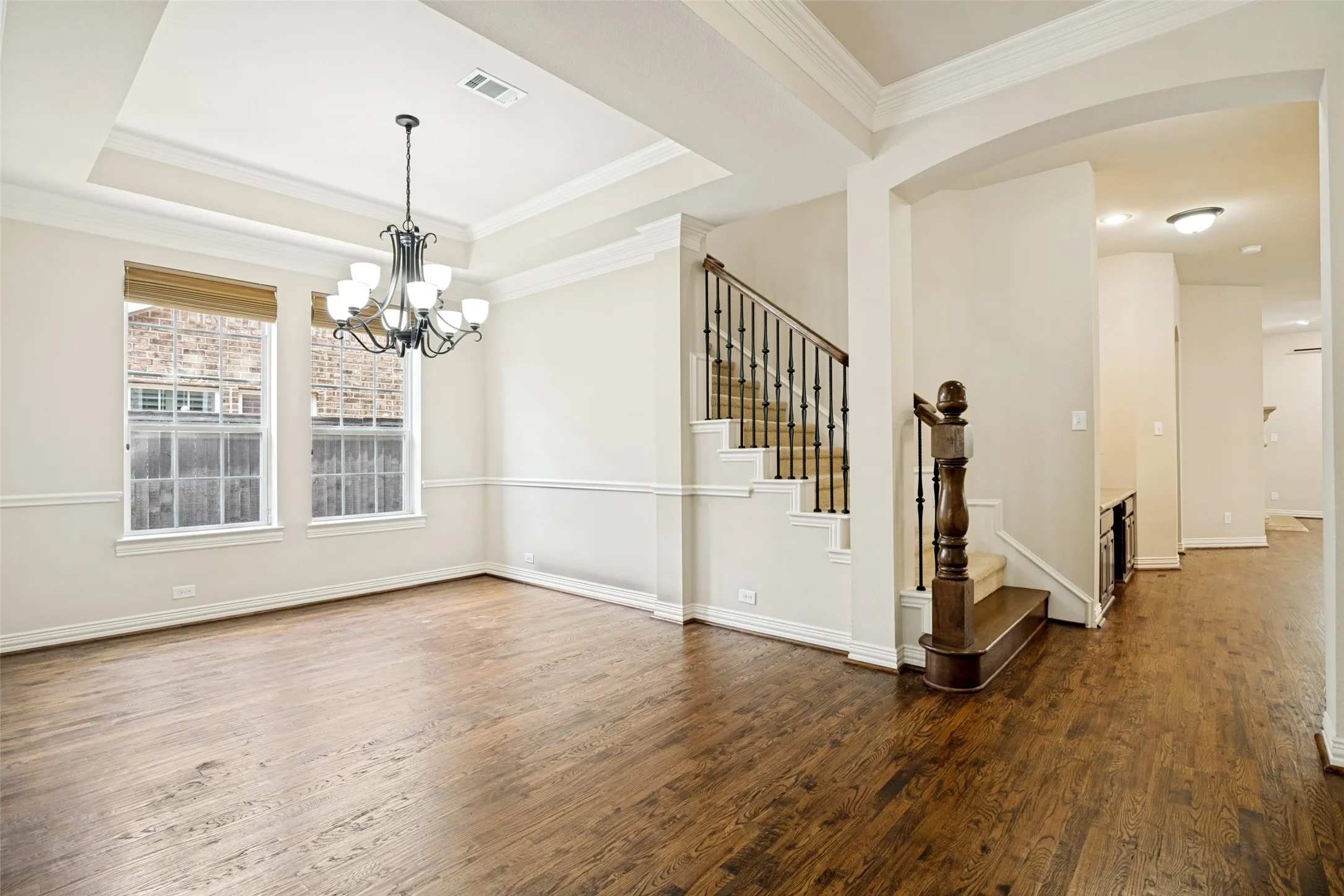 Single Family Residence For Sale in Dallas County , 10715 Dixon Branch Drive, Dallas, Texas 75218, 3 Bedroom, 4 Bathroom, 2 Garage spaces, 3,102 Sqft, built in 2010, mls#21321841, Real Estate Agent in Dallas, Homes For Sale in Dallas county, Homes For Sale in Dallas, Realtor in Dallas Texas, Real Estate Brokerage Independent Realty Texas, Luminita Cordes Realtor