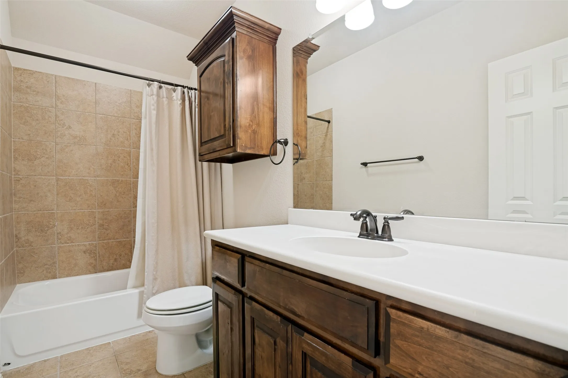Single Family Residence For Sale in Dallas County , 10715 Dixon Branch Drive, Dallas, Texas 75218, 3 Bedroom, 4 Bathroom, 2 Garage spaces, 3,102 Sqft, built in 2010, mls#21321841, Real Estate Agent in Dallas, Homes For Sale in Dallas county, Homes For Sale in Dallas, Realtor in Dallas Texas, Real Estate Brokerage Independent Realty Texas, Luminita Cordes Realtor